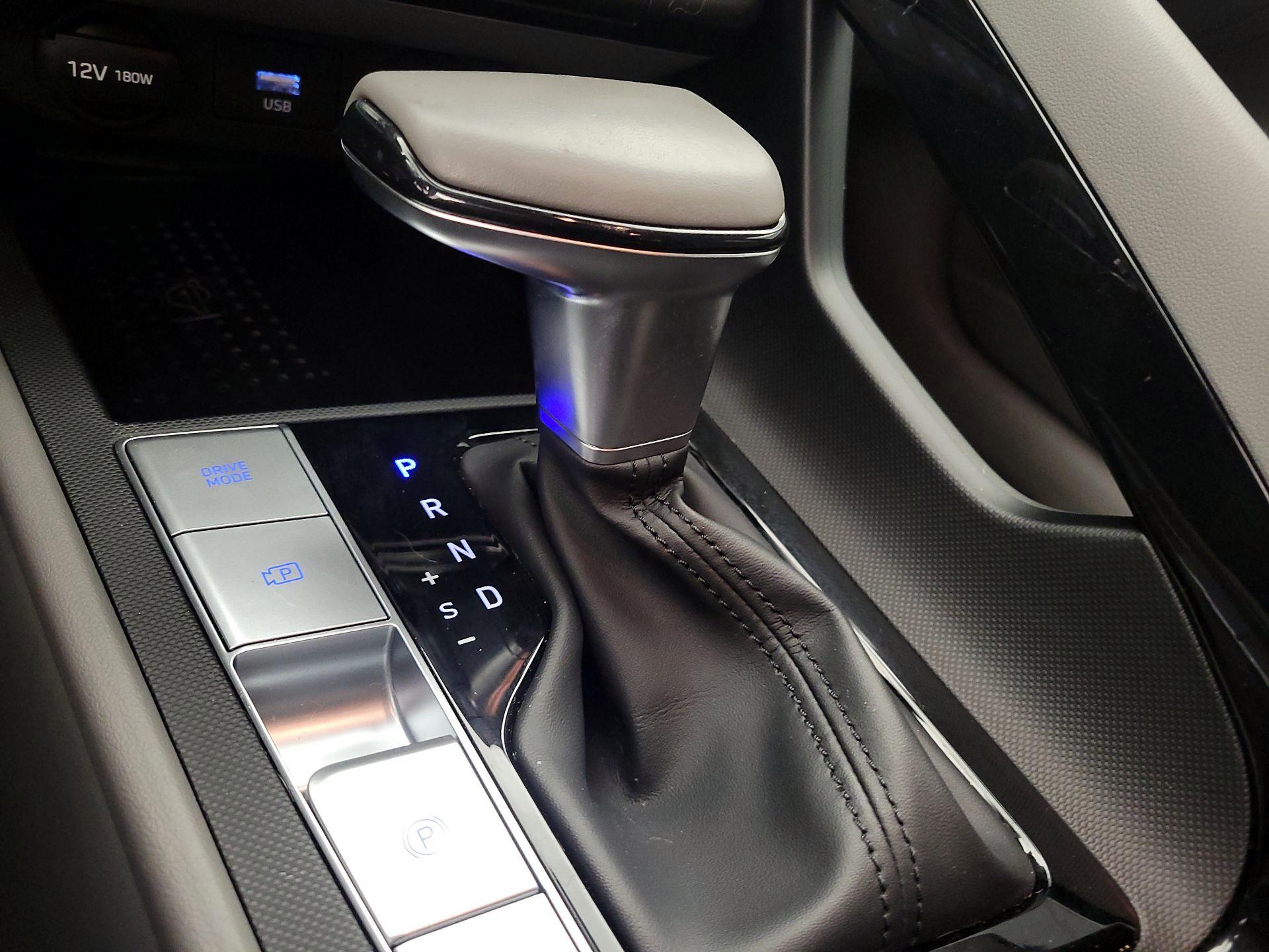 Thumbnail: 2021 Hyundai Elantra - 17