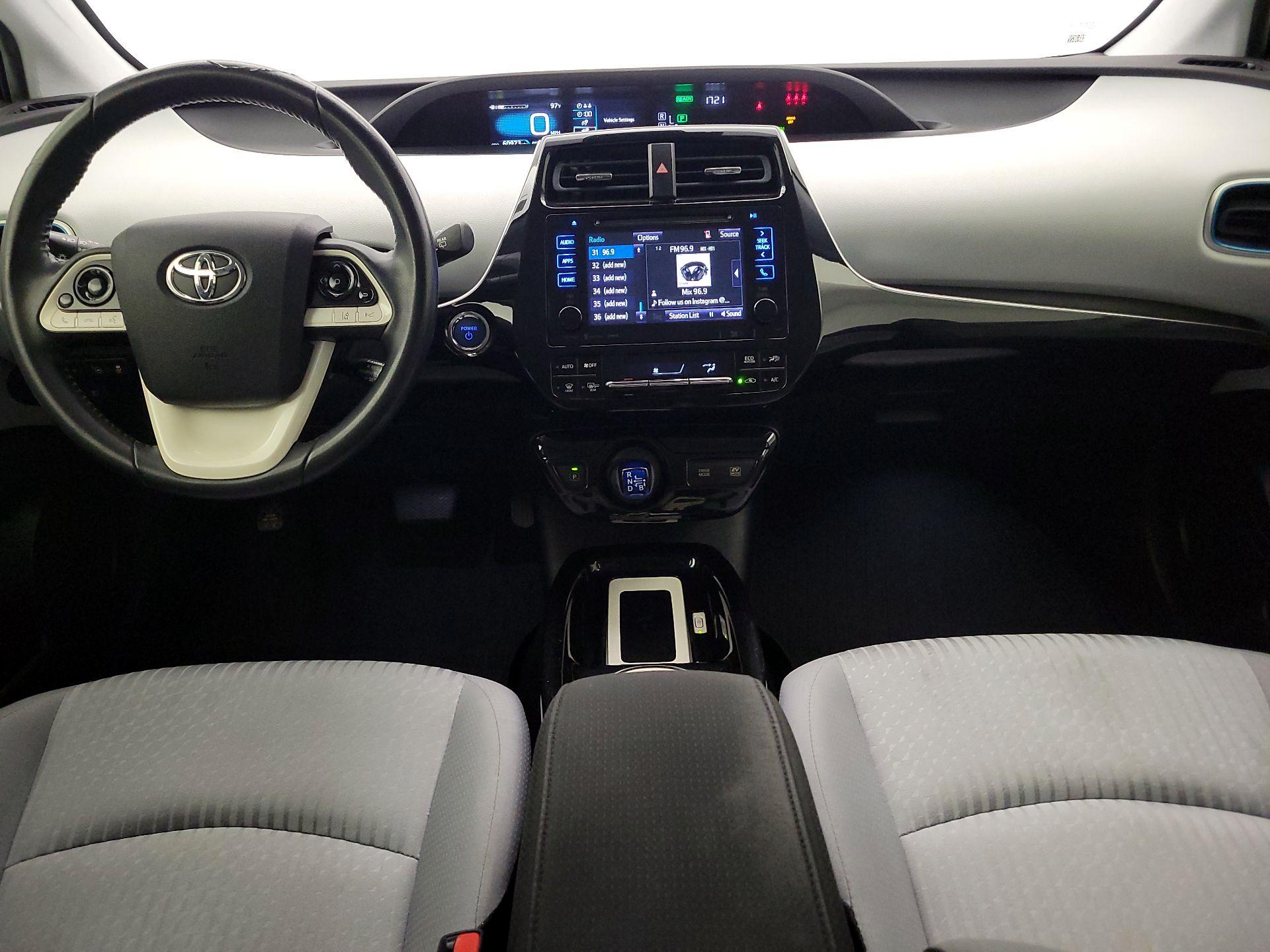 Thumbnail: 2017 Toyota Prius - 9