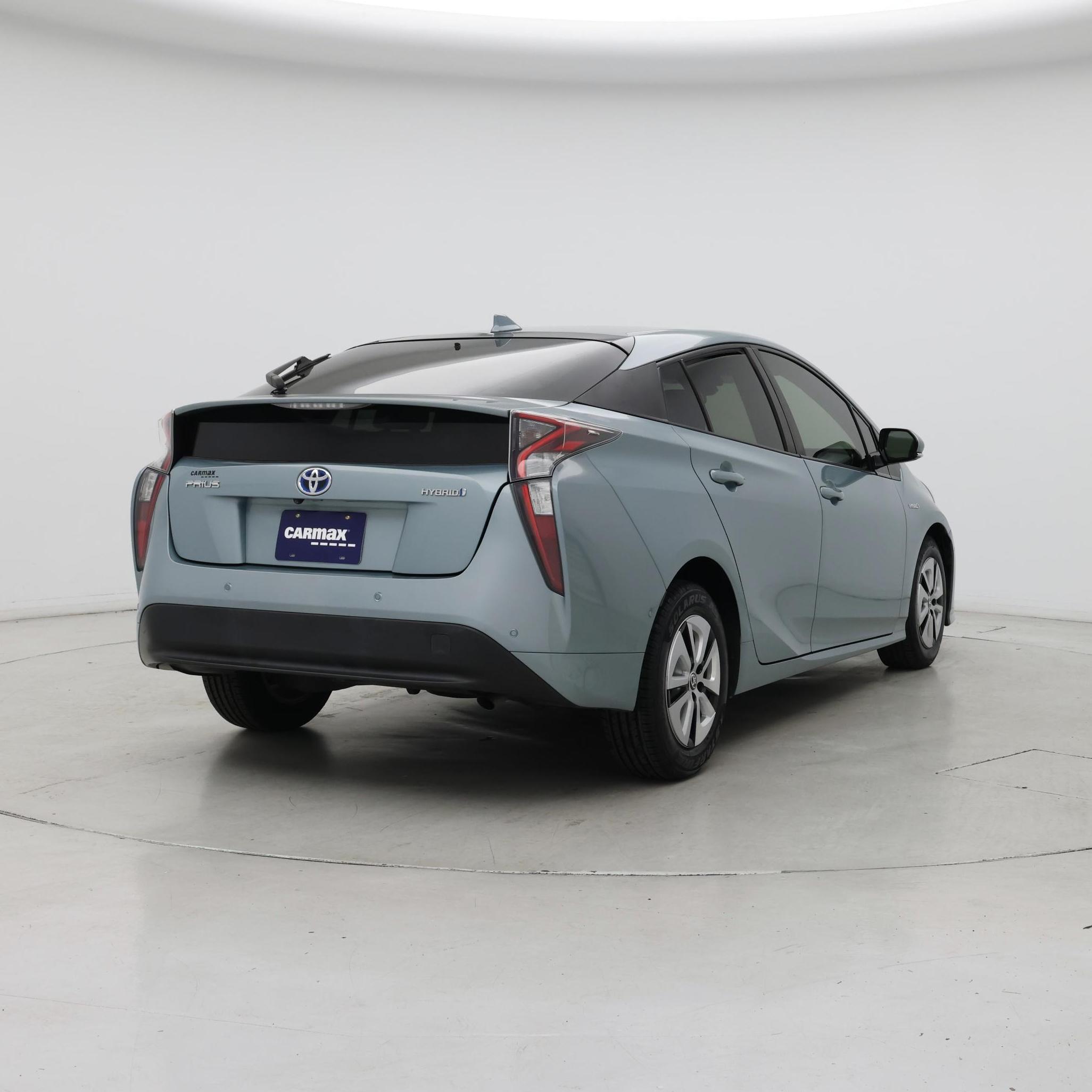 Thumbnail: 2017 Toyota Prius - 8