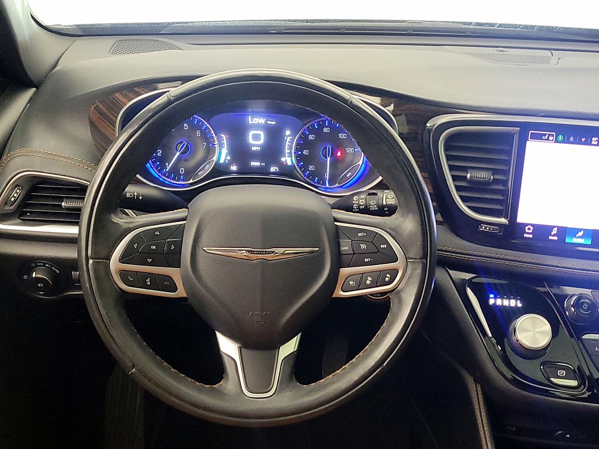 Thumbnail: 2022 Chrysler Pacifica - 10