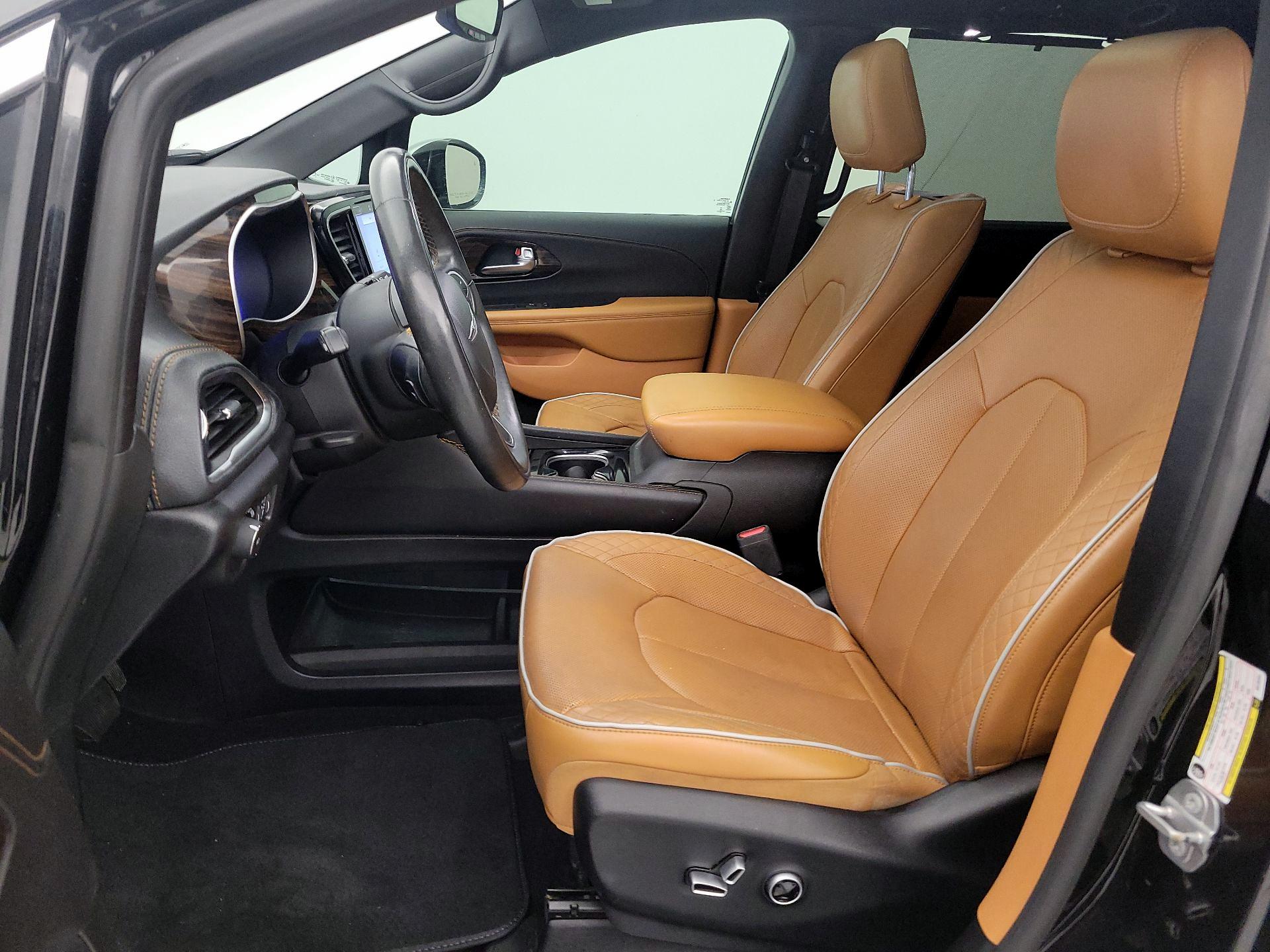 Thumbnail: 2022 Chrysler Pacifica - 11
