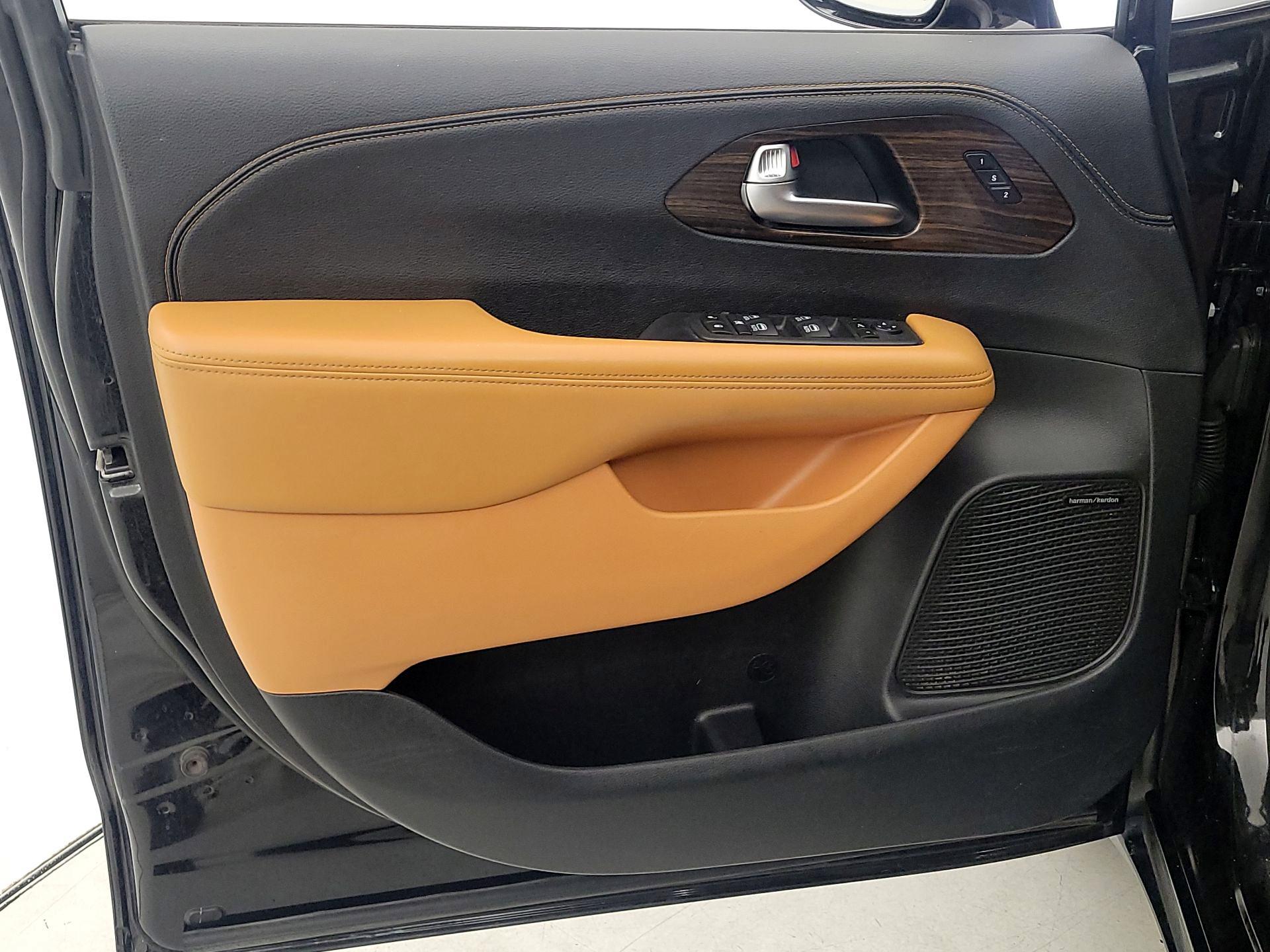 Thumbnail: 2022 Chrysler Pacifica - 12