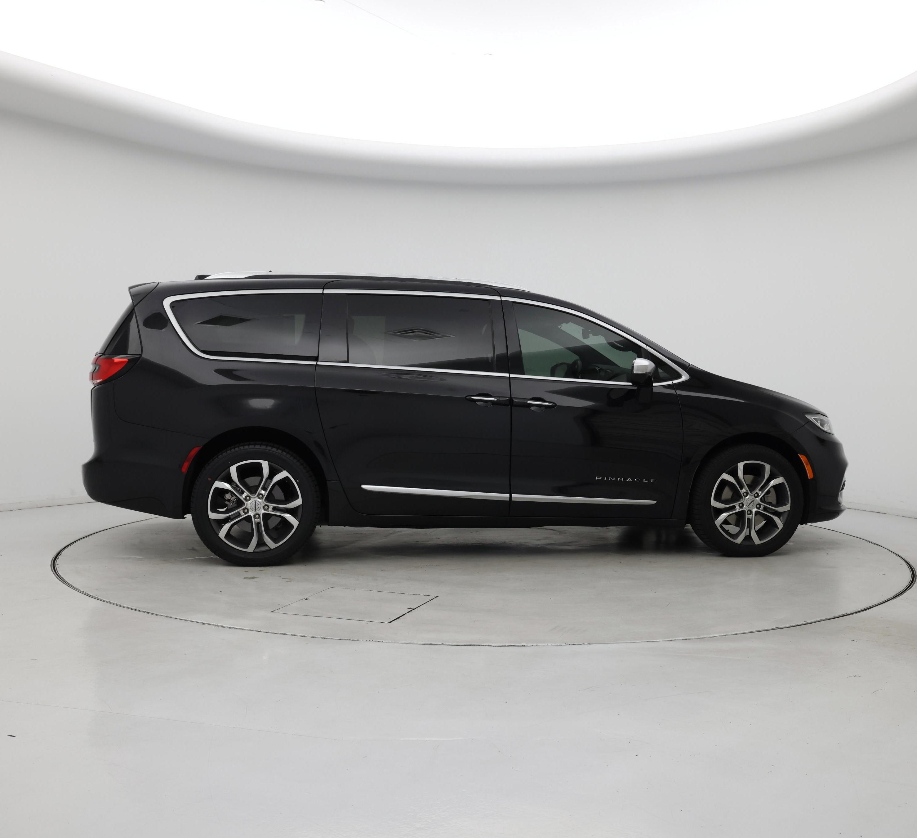 Thumbnail: 2022 Chrysler Pacifica - 7
