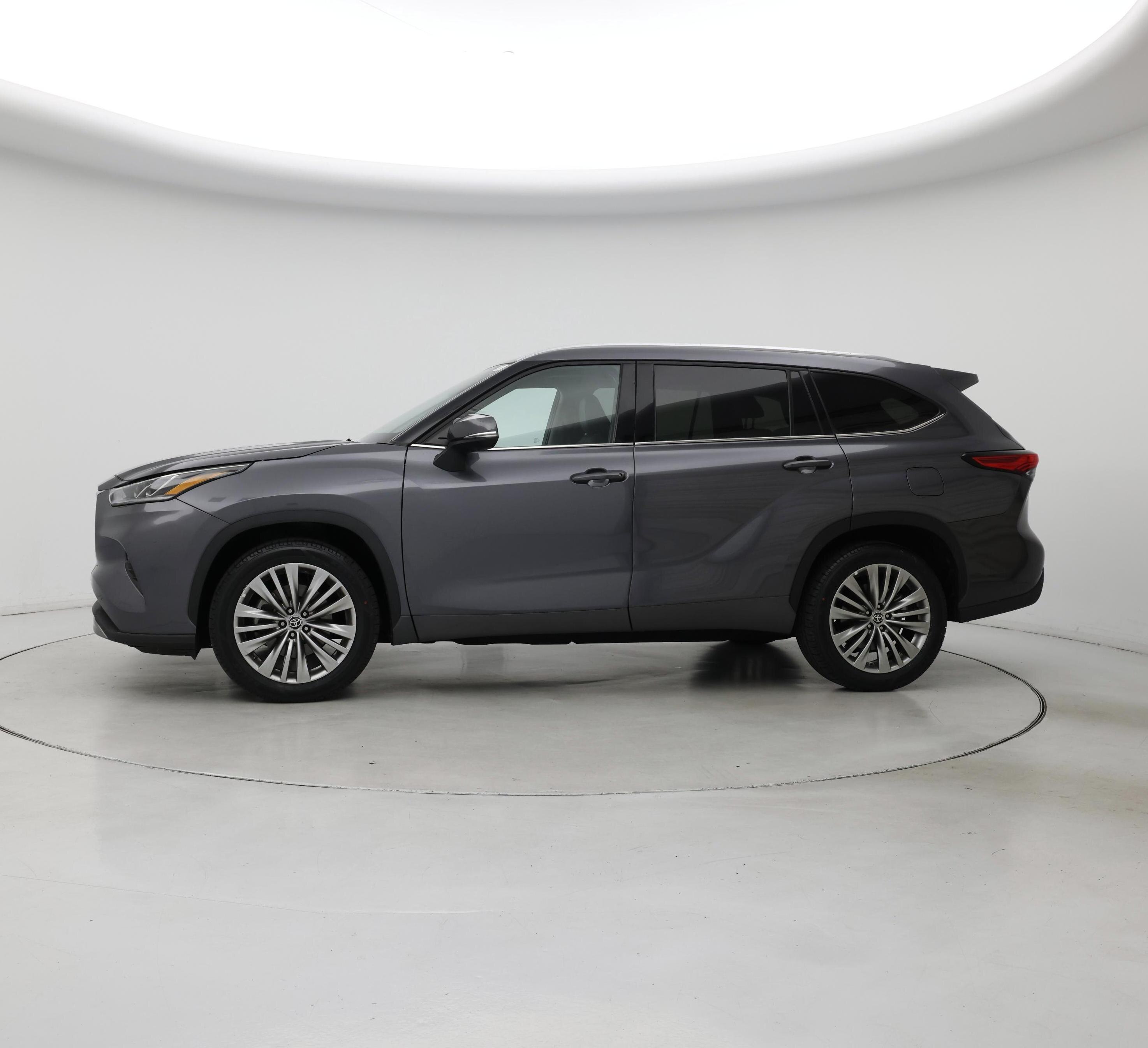 Thumbnail: 2023 Toyota Highlander - 3