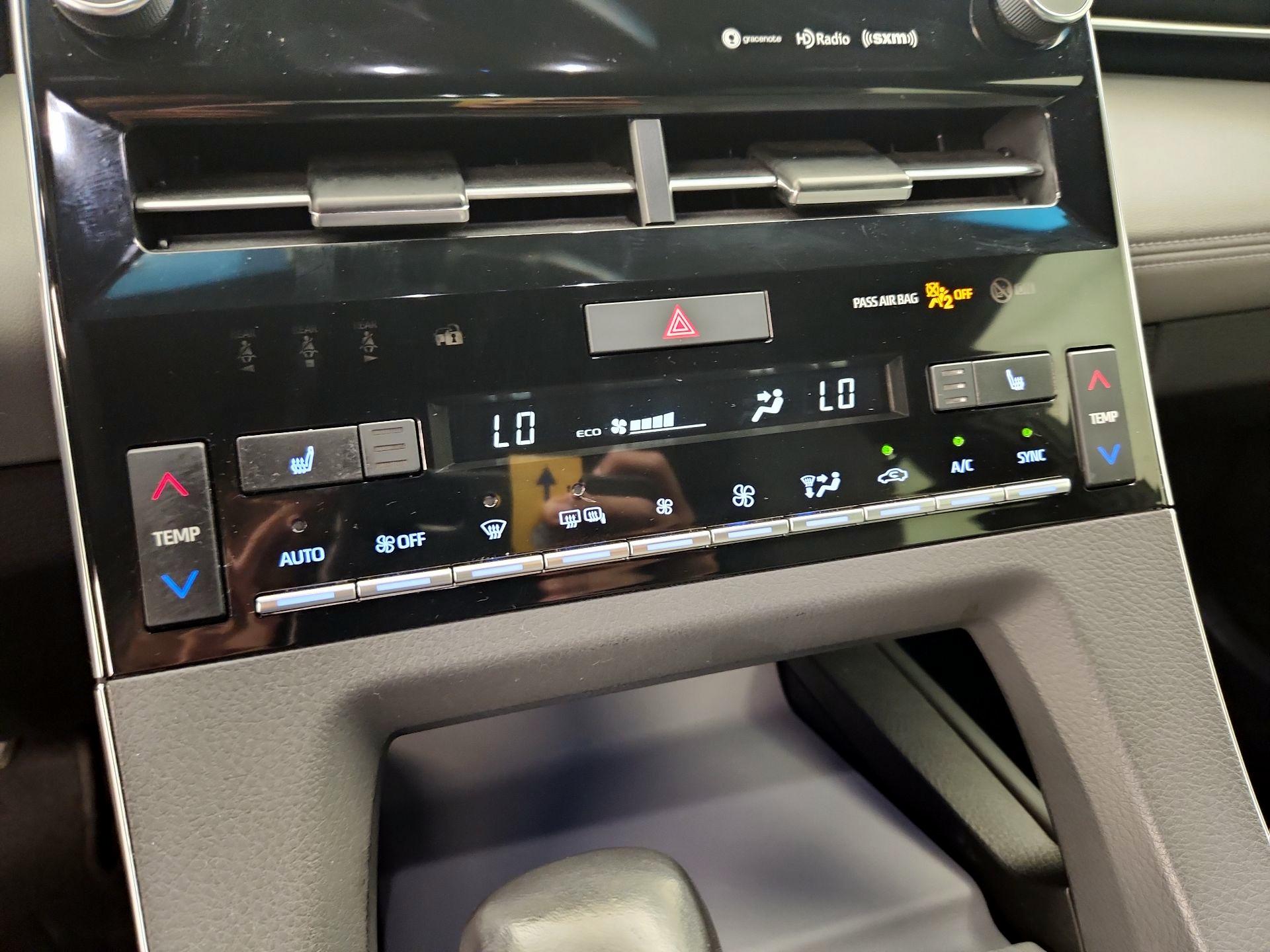 Thumbnail: 2021 Toyota Avalon - 16