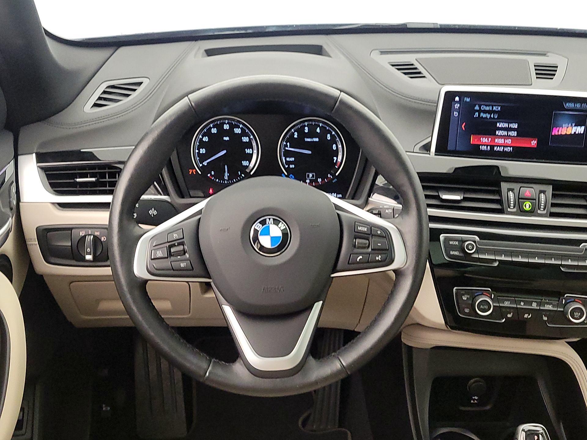 Thumbnail: 2022 BMW X1 - 10