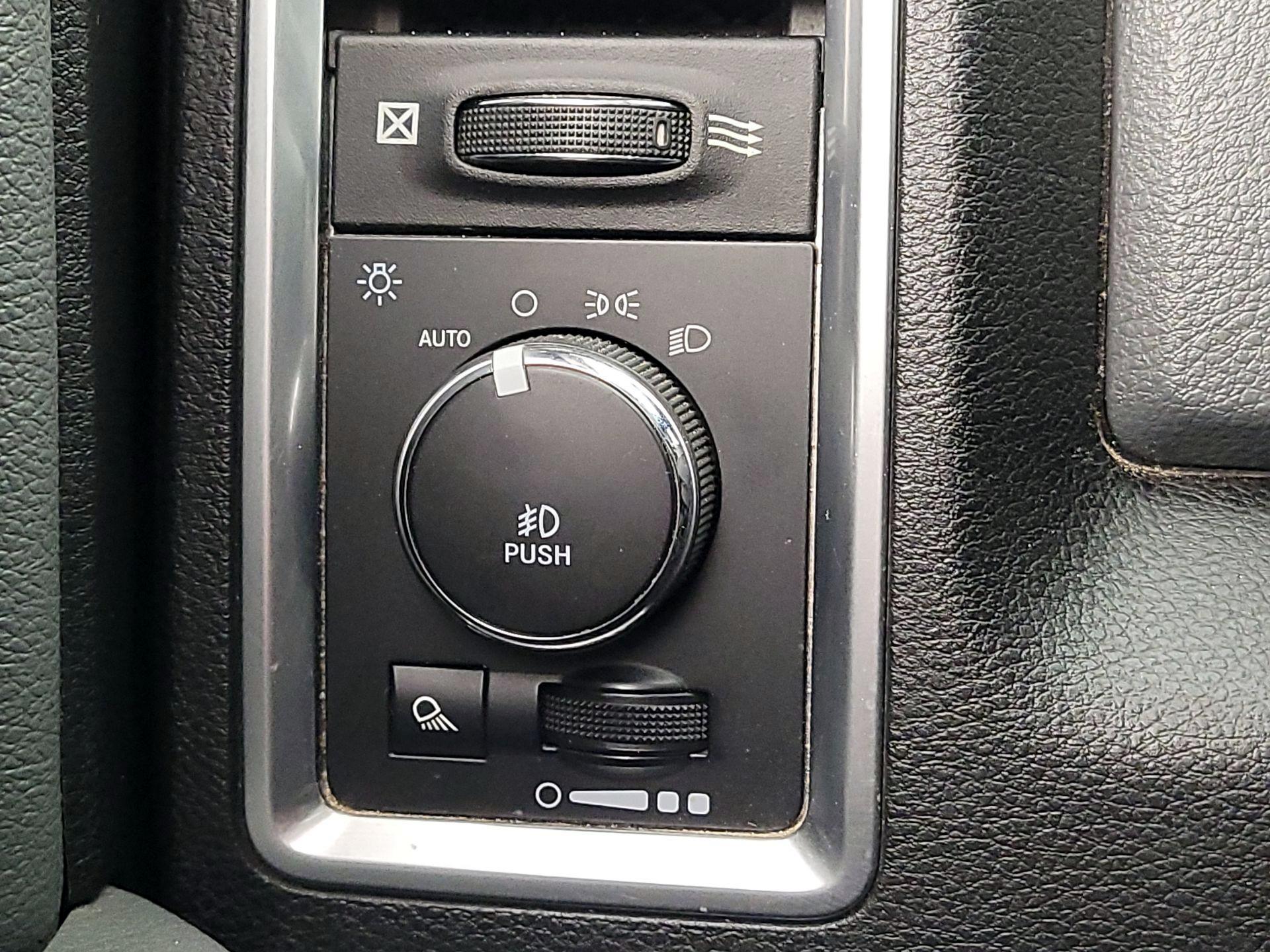 Thumbnail: 2019 RAM 1500 Classic - 13