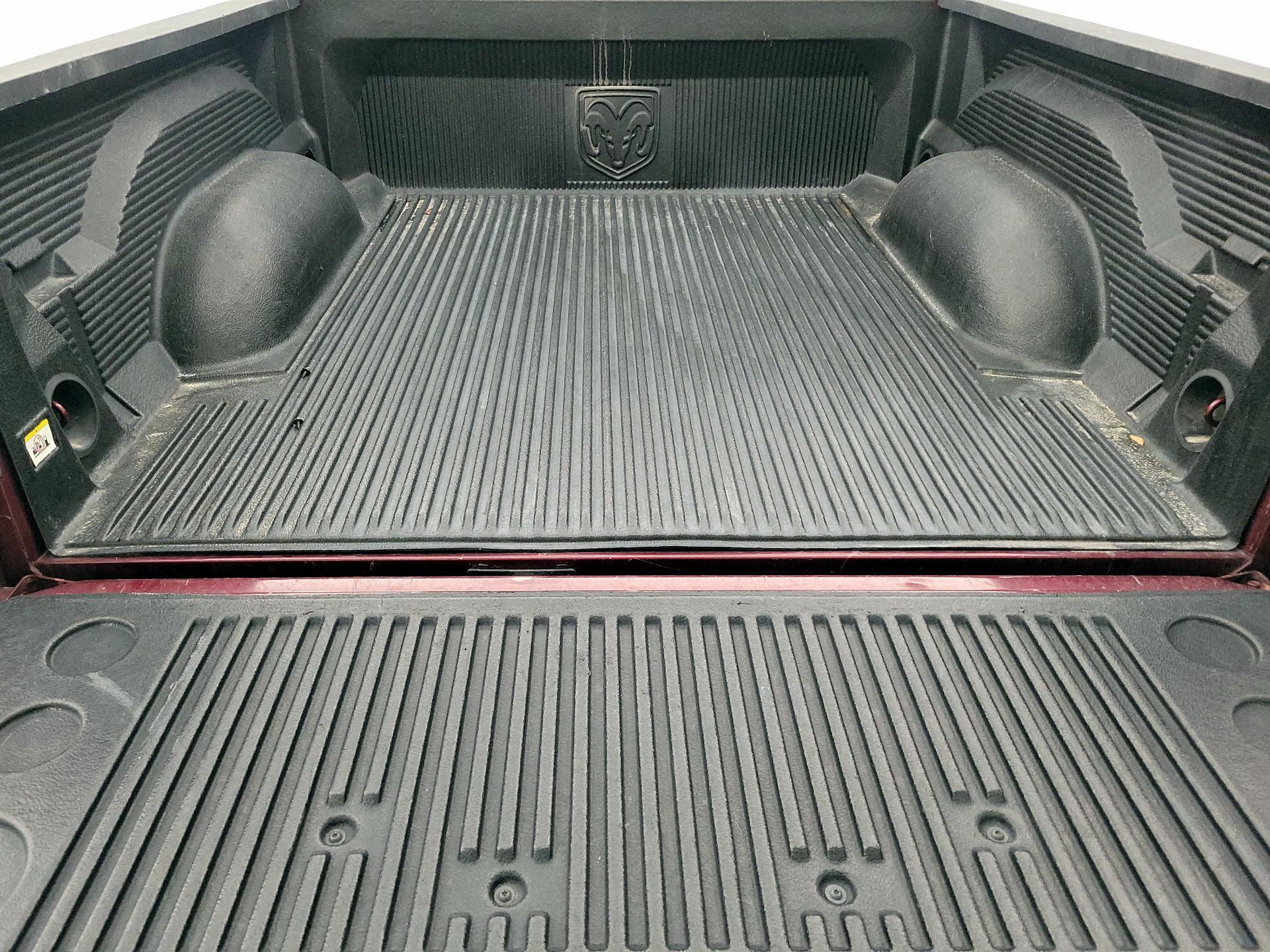Thumbnail: 2019 RAM 1500 Classic - 20