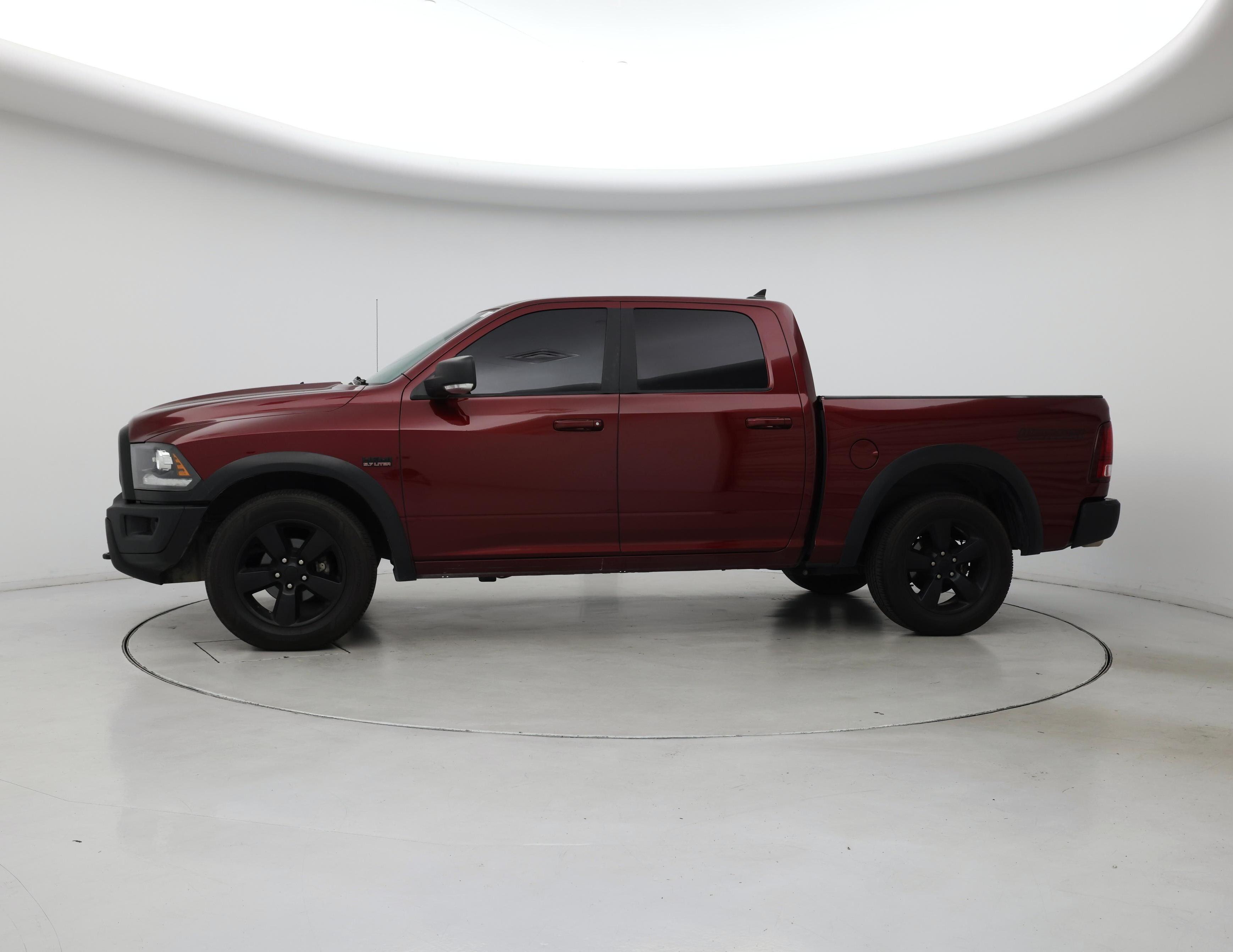 Thumbnail: 2019 RAM 1500 Classic - 3