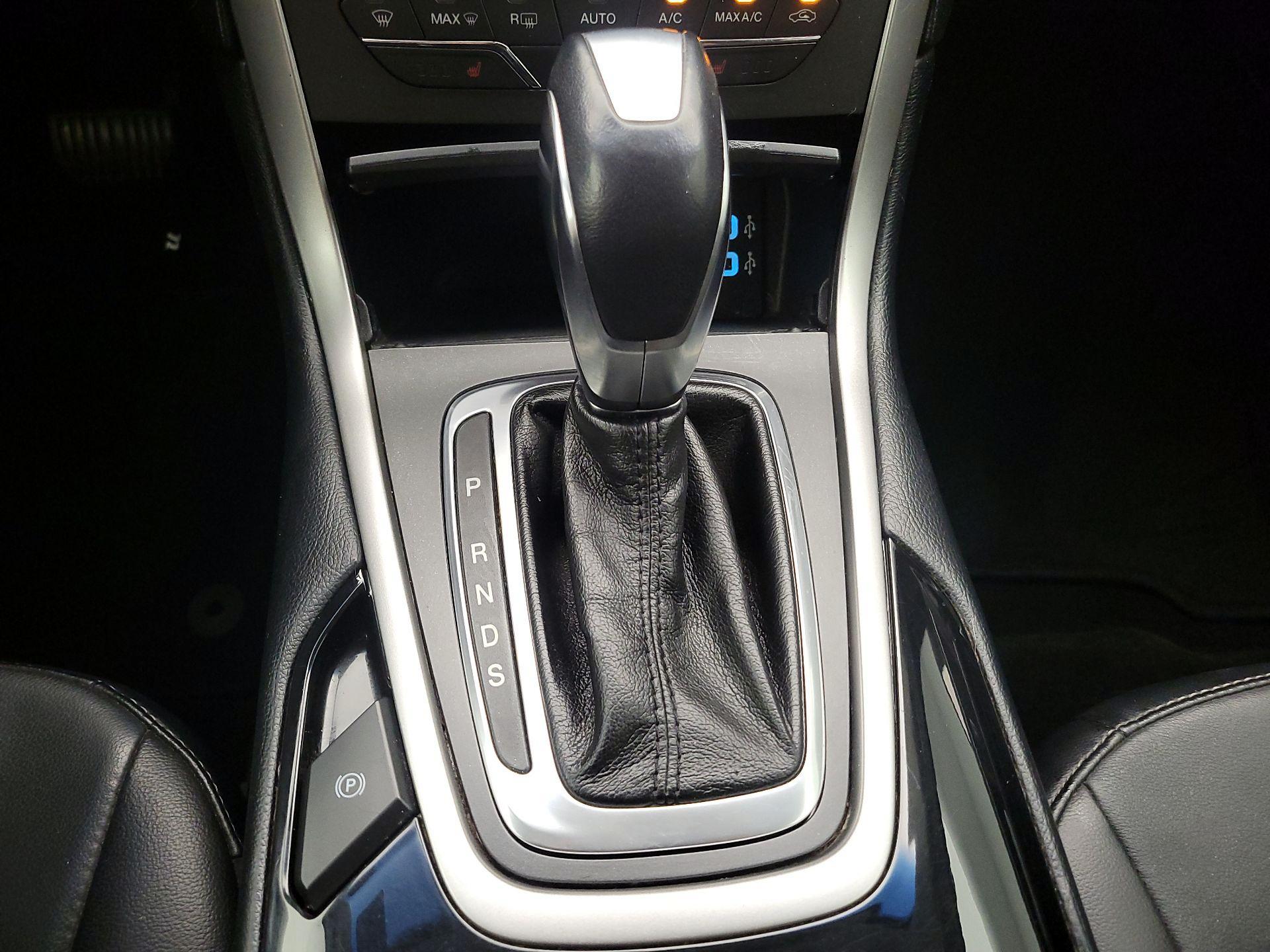 Thumbnail: 2017 Ford Edge - 17