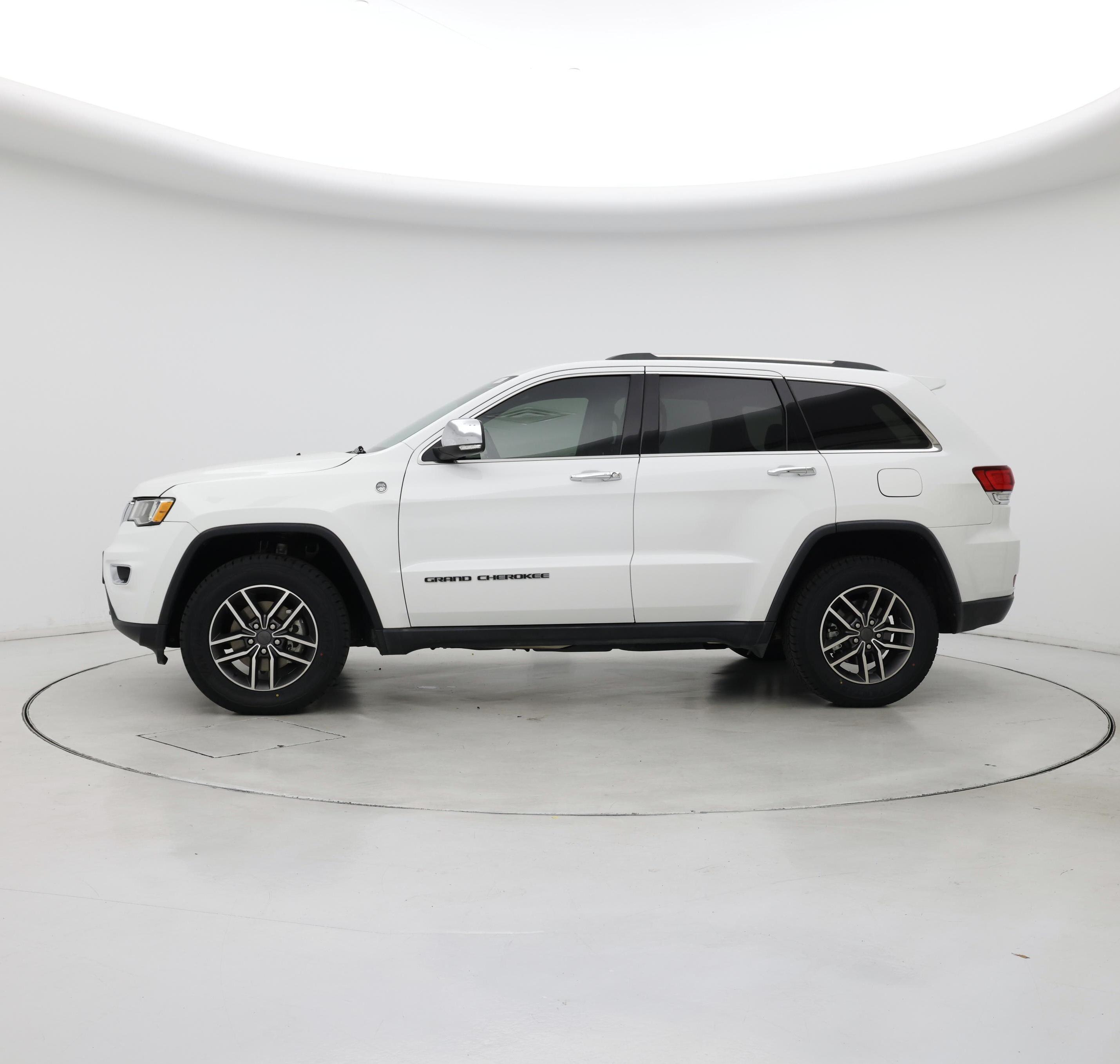 Thumbnail: 2020 Jeep Grand Cherokee - 3