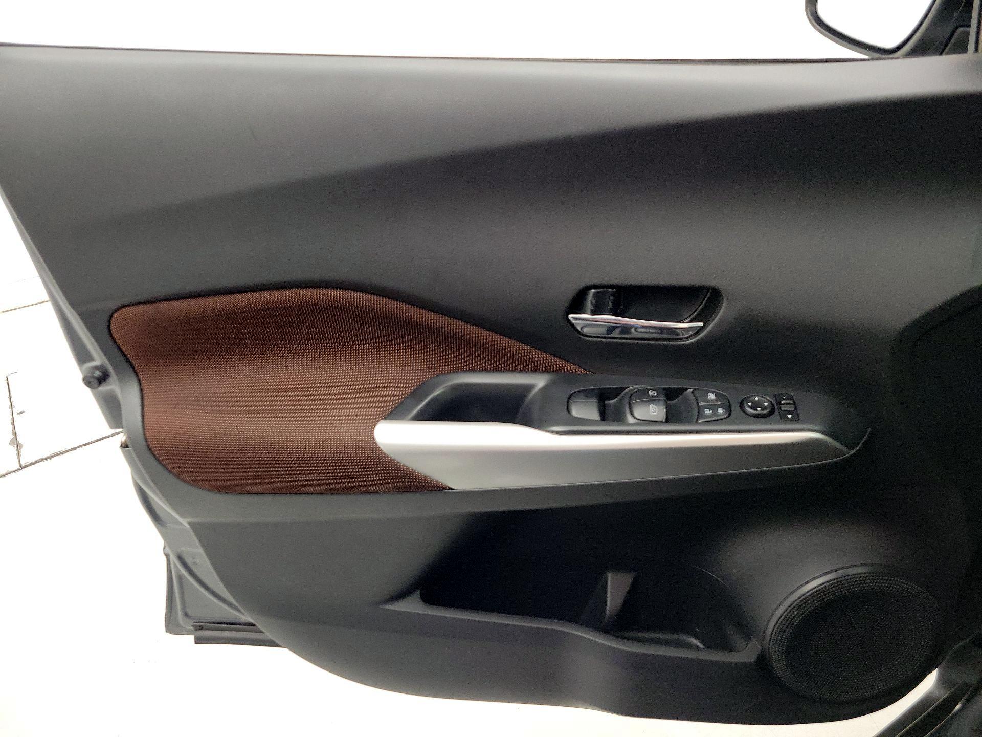 Thumbnail: 2019 Nissan Kicks - 12