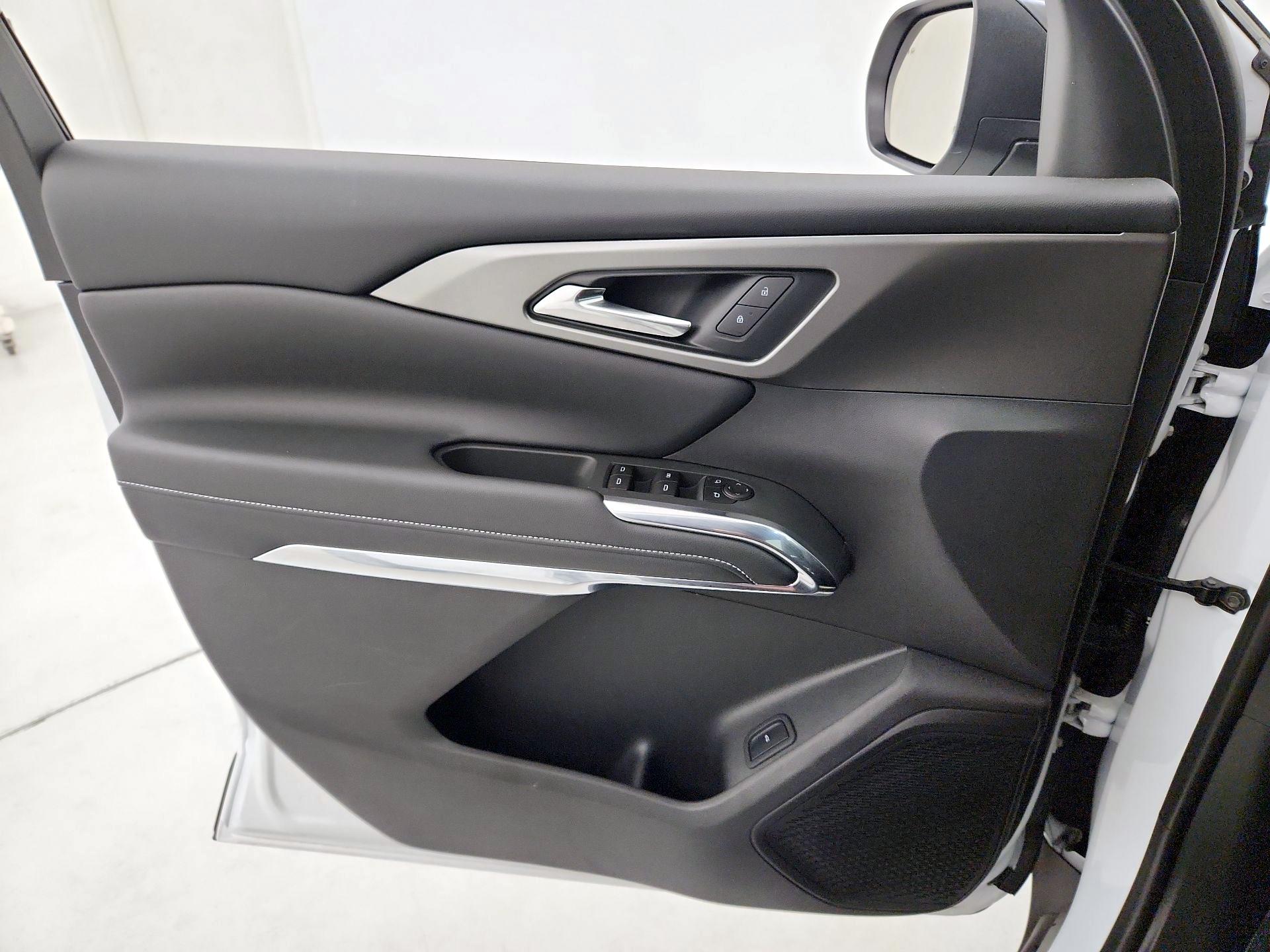 Thumbnail: 2025 Chevrolet Traverse - 12