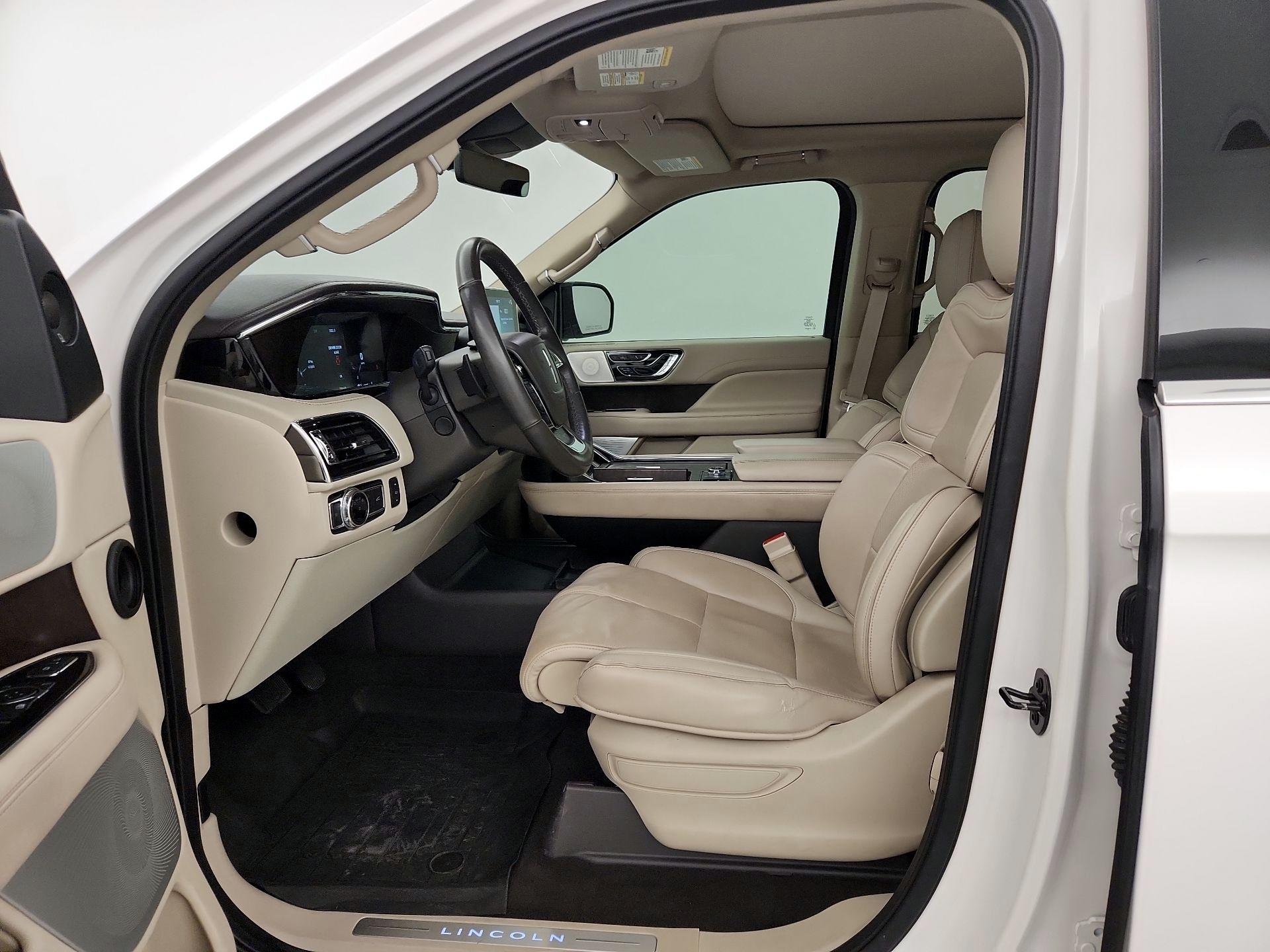 Thumbnail: 2019 Lincoln Navigator - 11