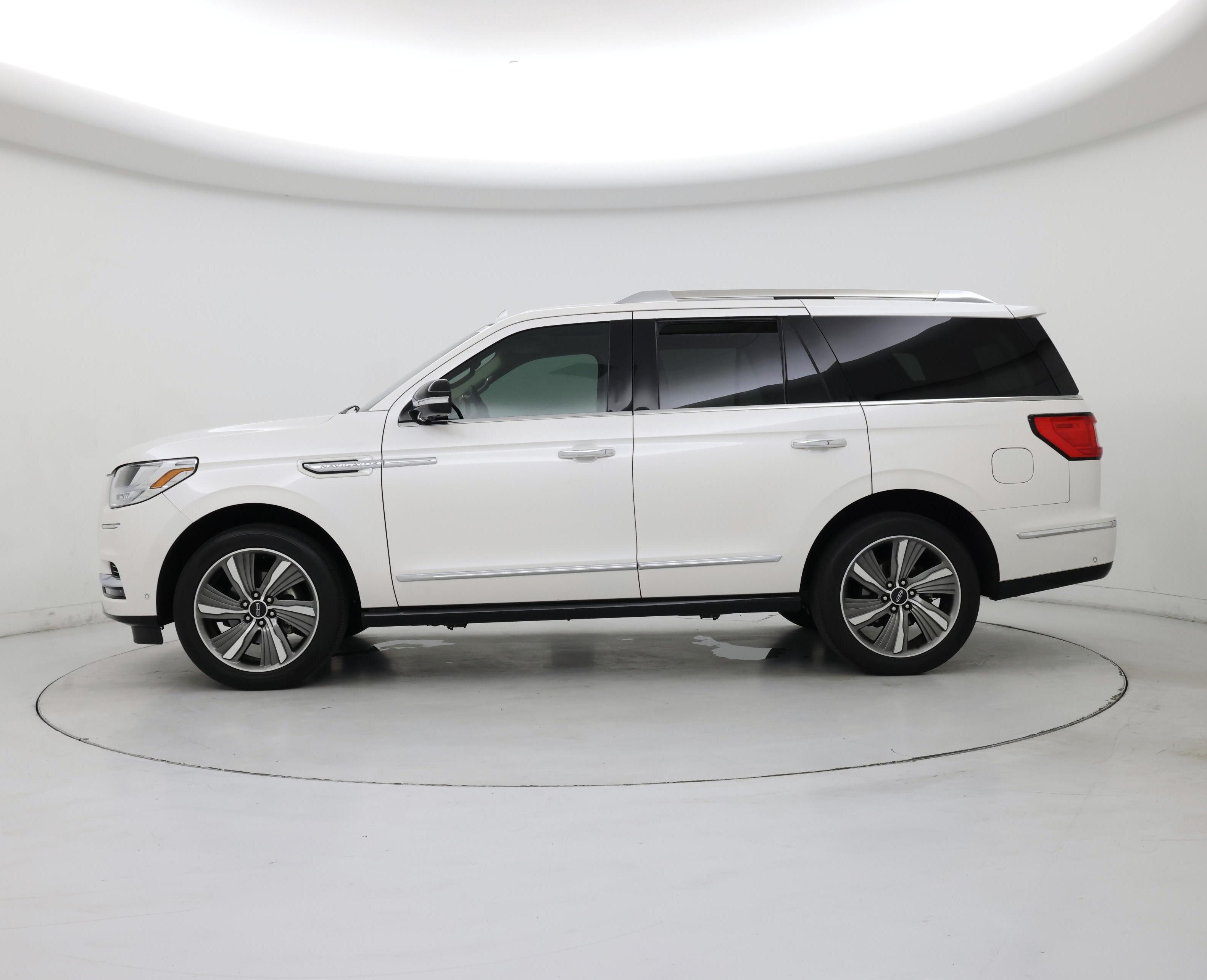 Thumbnail: 2019 Lincoln Navigator - 3