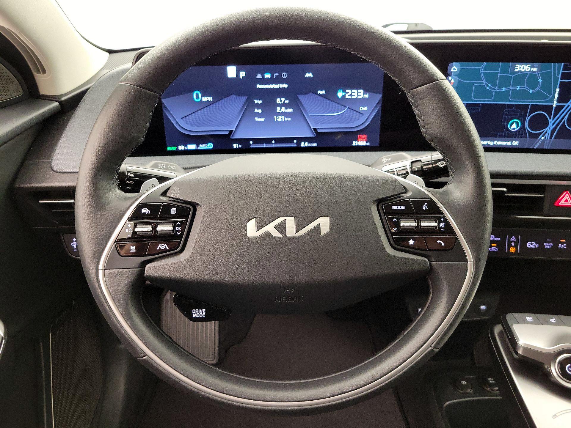 Thumbnail: 2022 Kia EV6 - 10