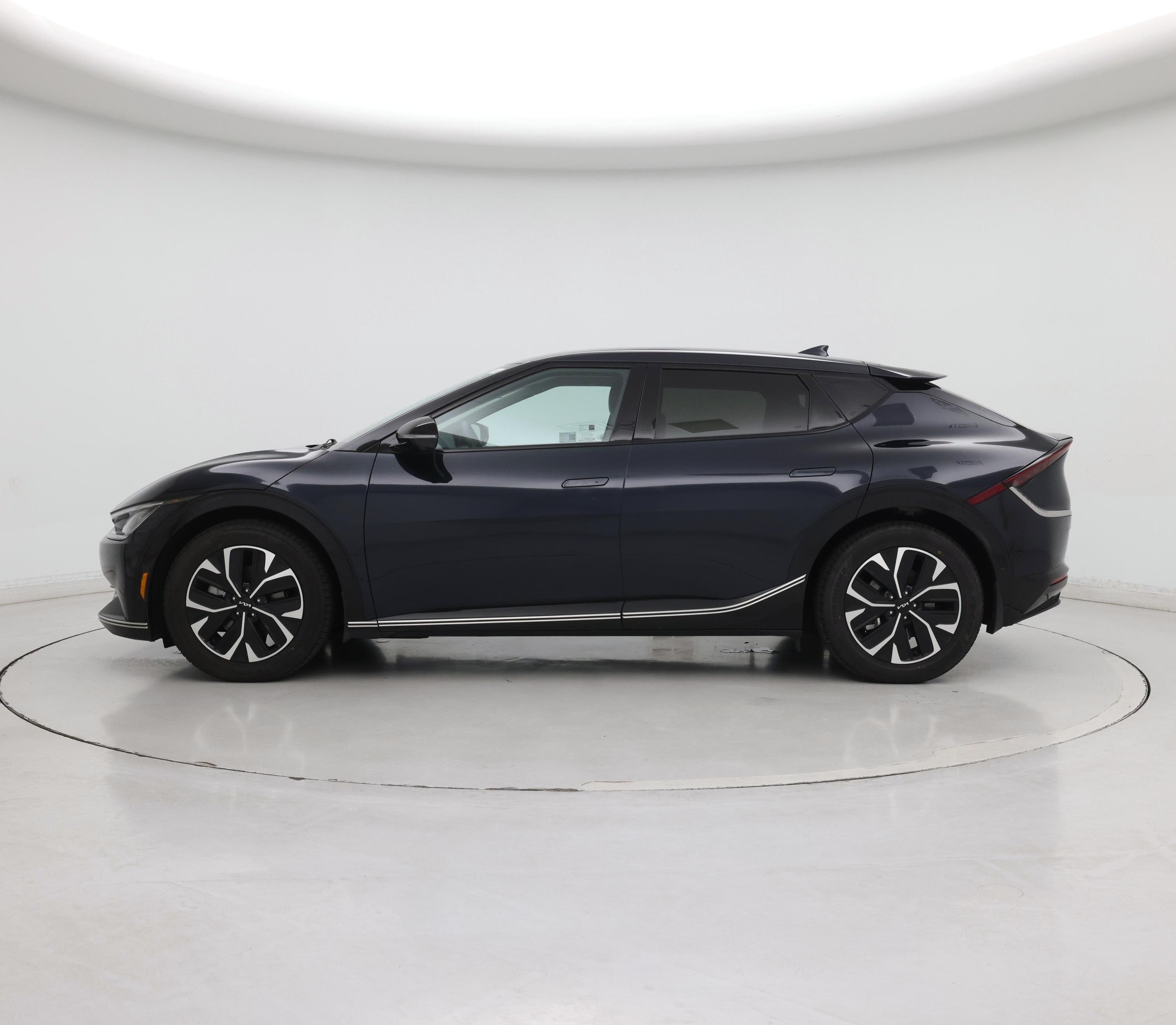 Thumbnail: 2022 Kia EV6 - 3
