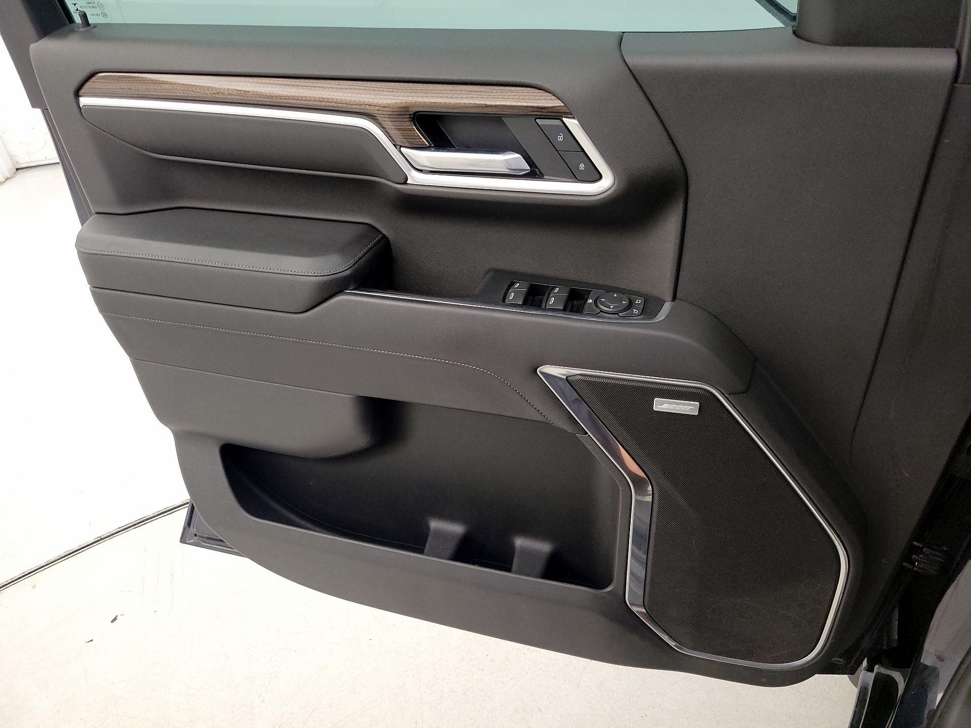 Thumbnail: 2022 Chevrolet Silverado 1500 - 12
