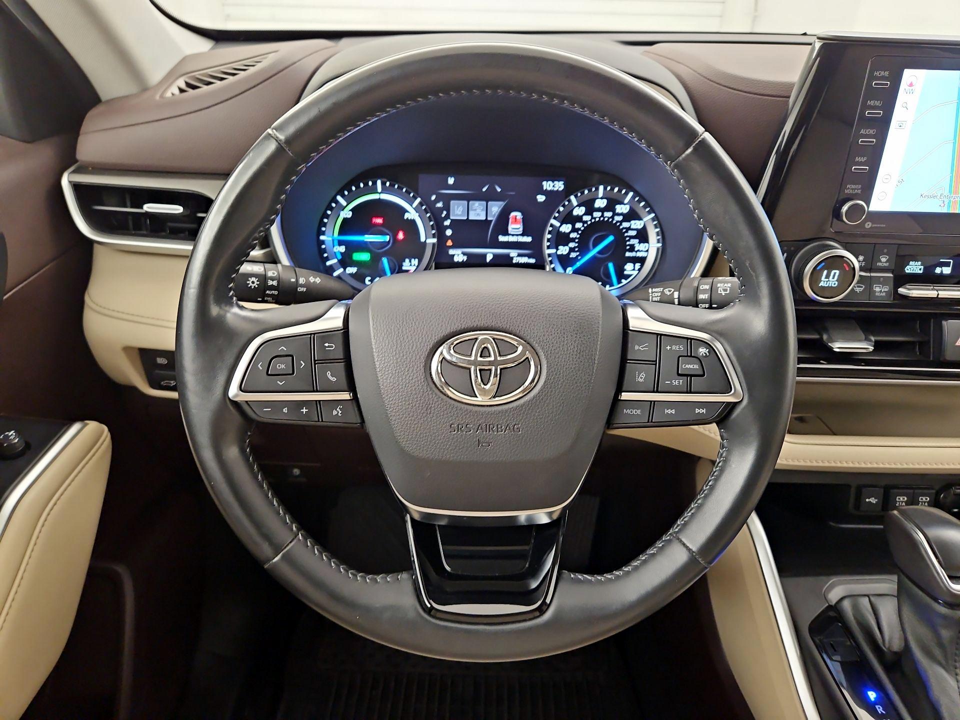 Thumbnail: 2021 Toyota Highlander - 10