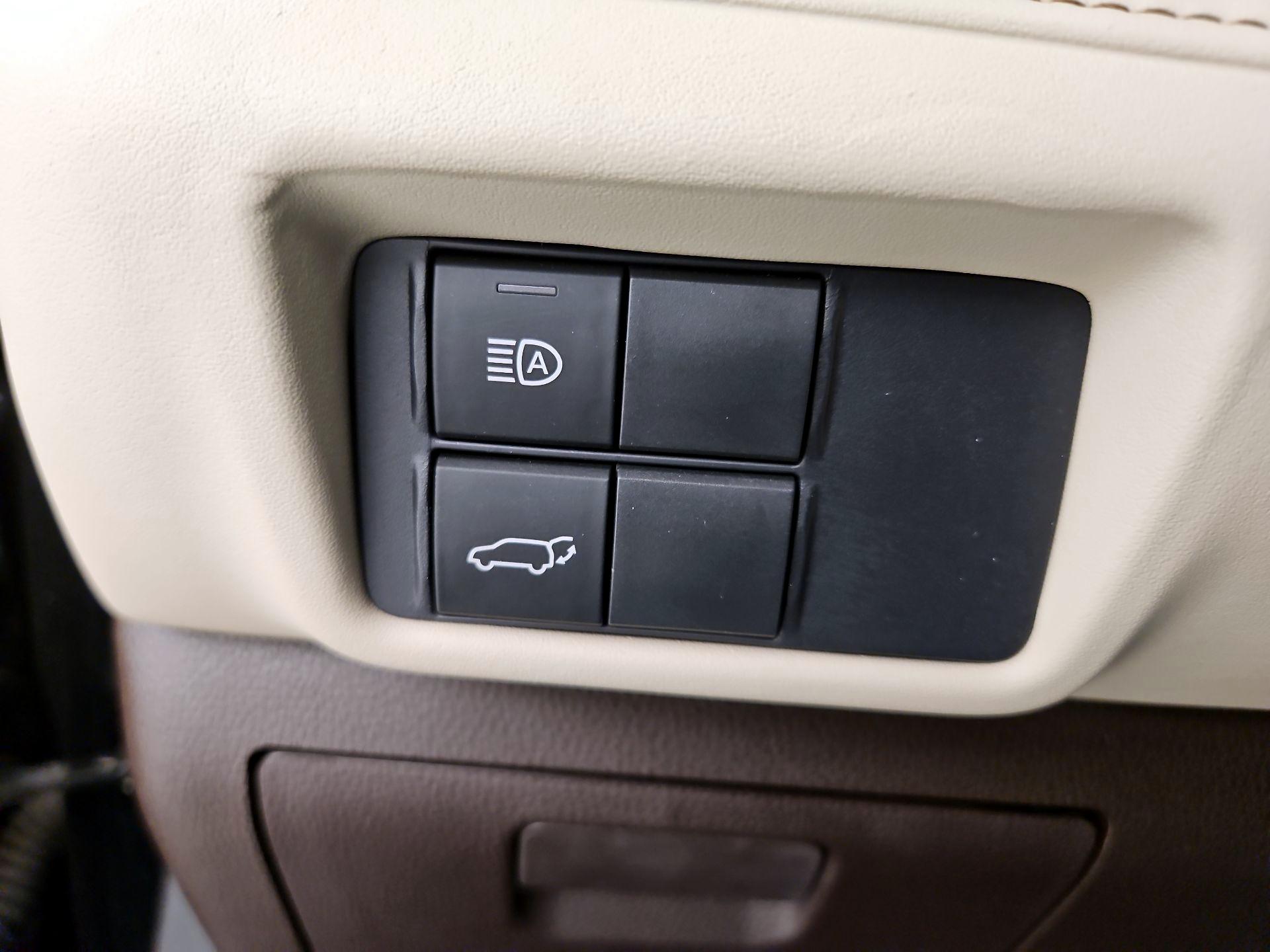 Thumbnail: 2021 Toyota Highlander - 13