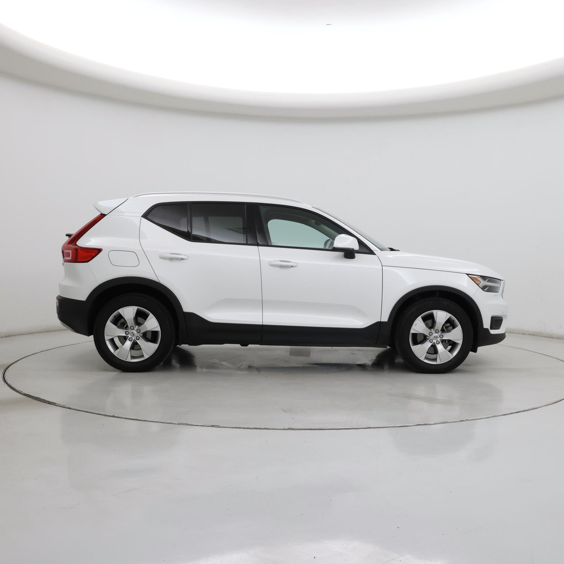Thumbnail: 2021 Volvo XC40 - 7