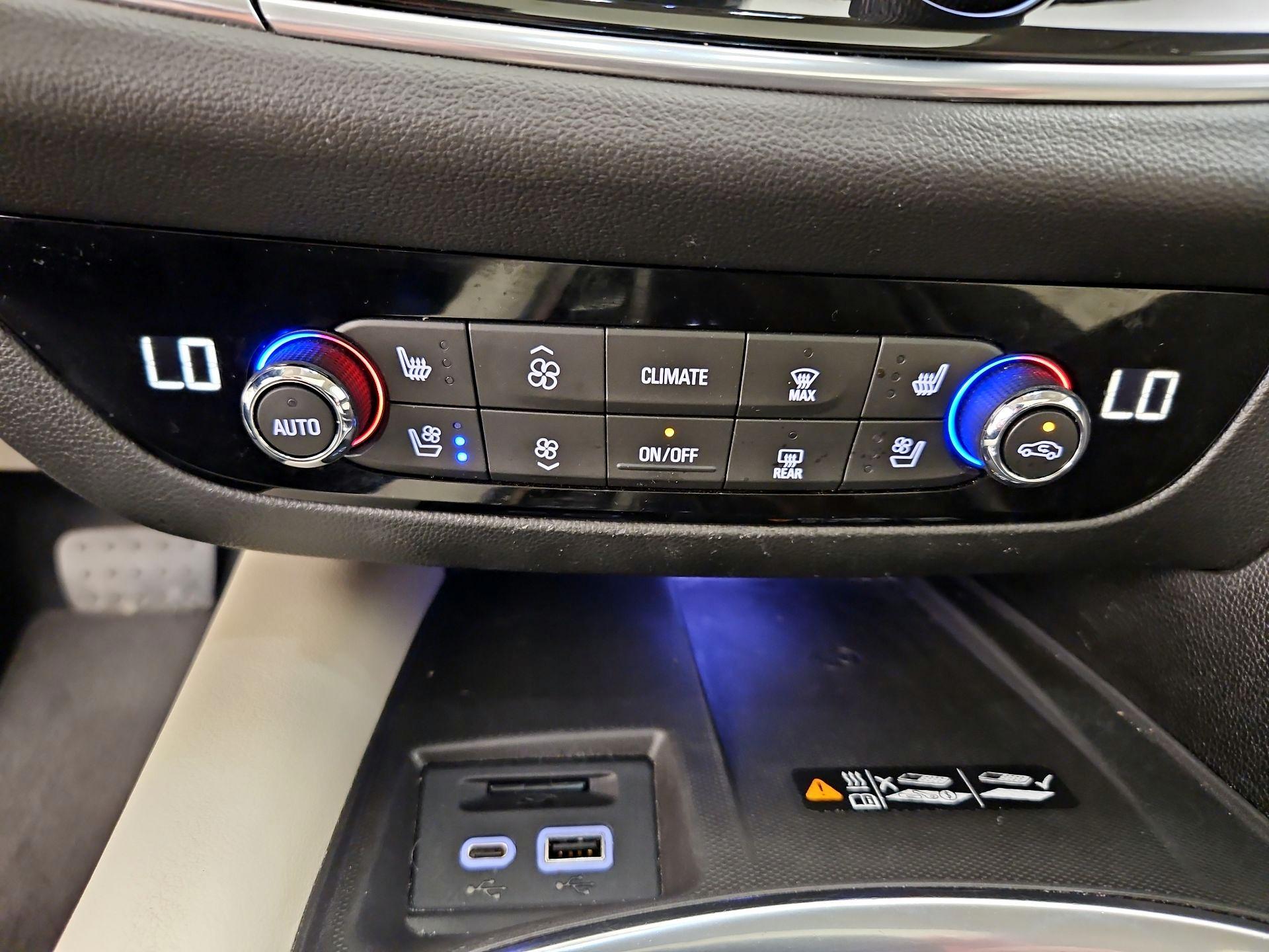Thumbnail: 2022 Buick Enclave - 17