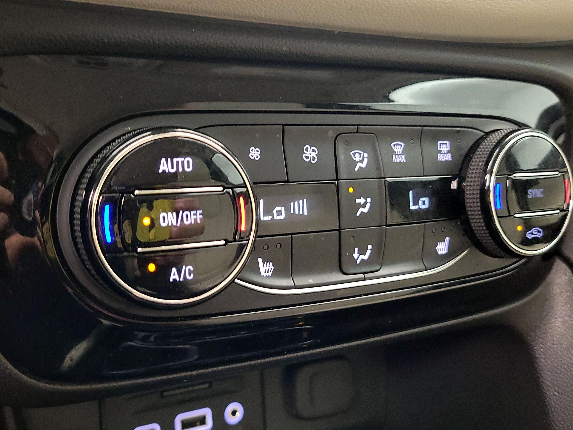Thumbnail: 2021 Buick Encore GX - 17