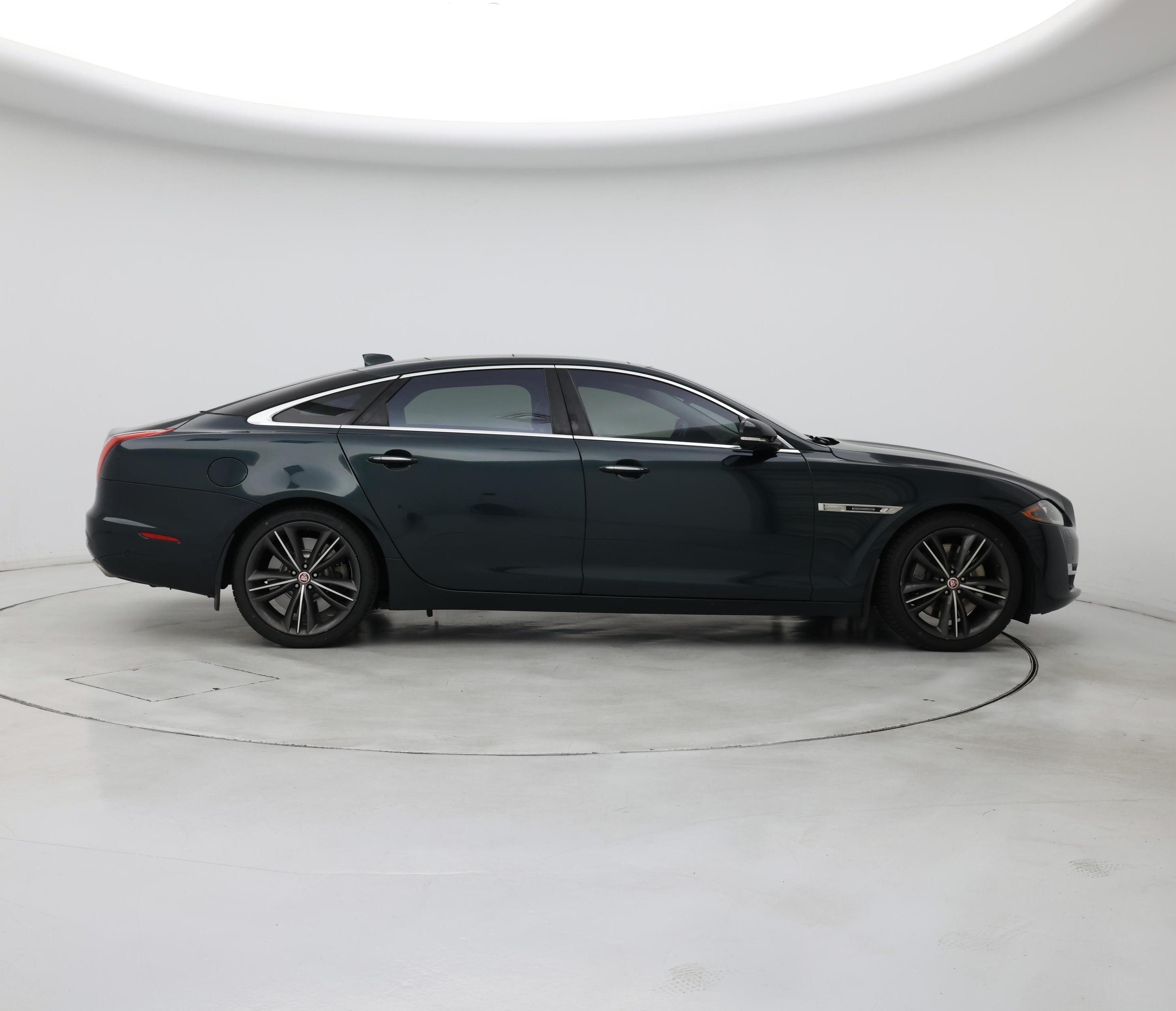 Thumbnail: 2019 Jaguar XJ - 7
