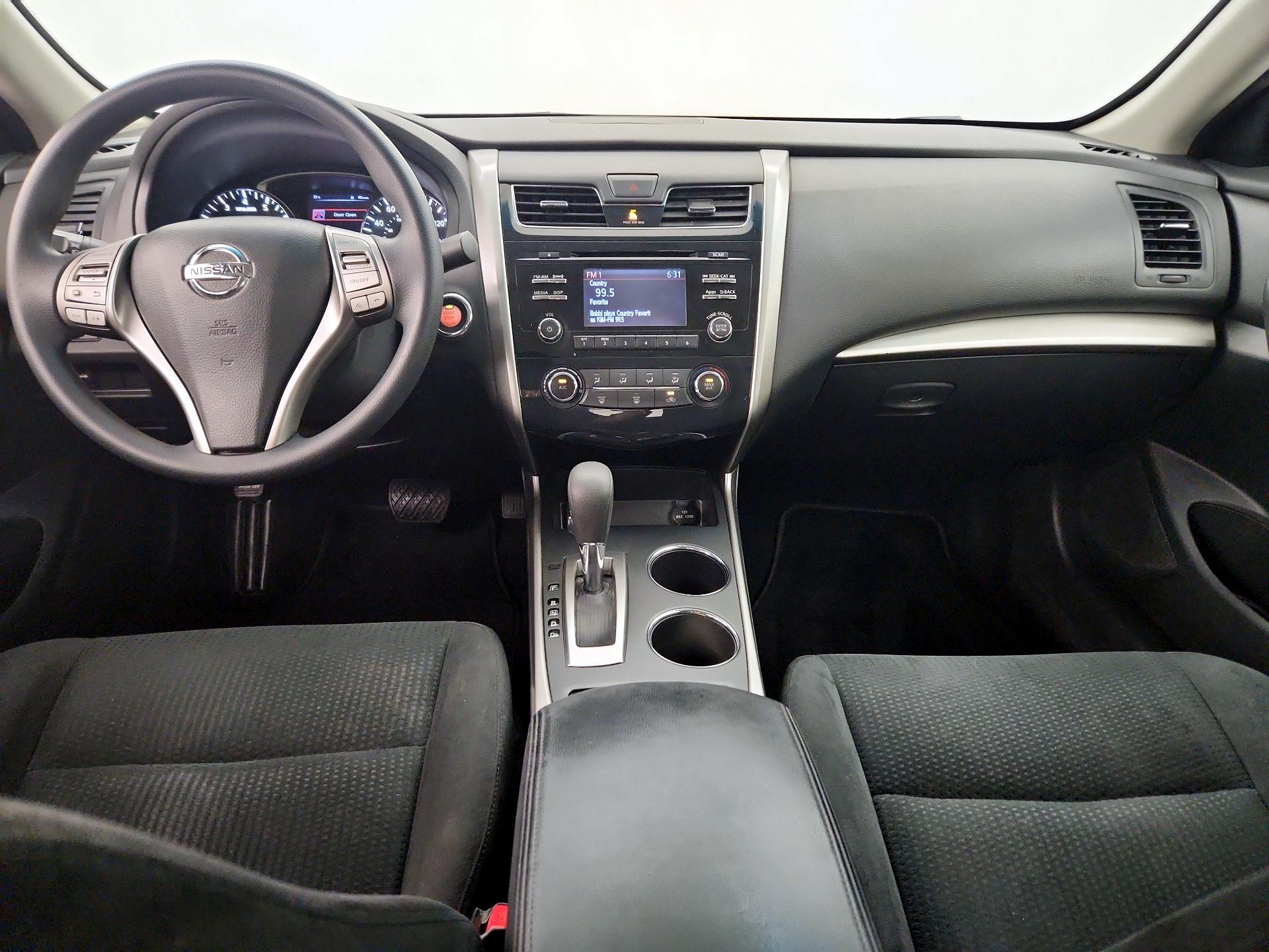 Thumbnail: 2015 Nissan Altima - 9