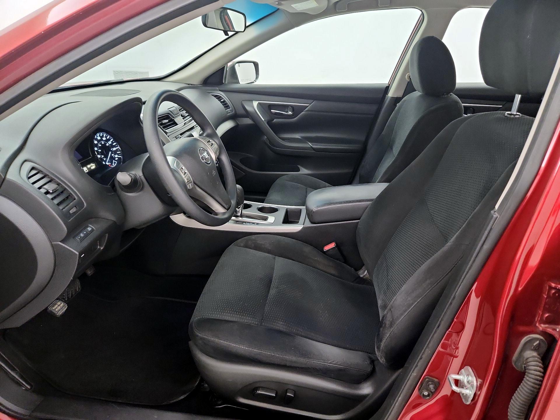 Thumbnail: 2015 Nissan Altima - 11