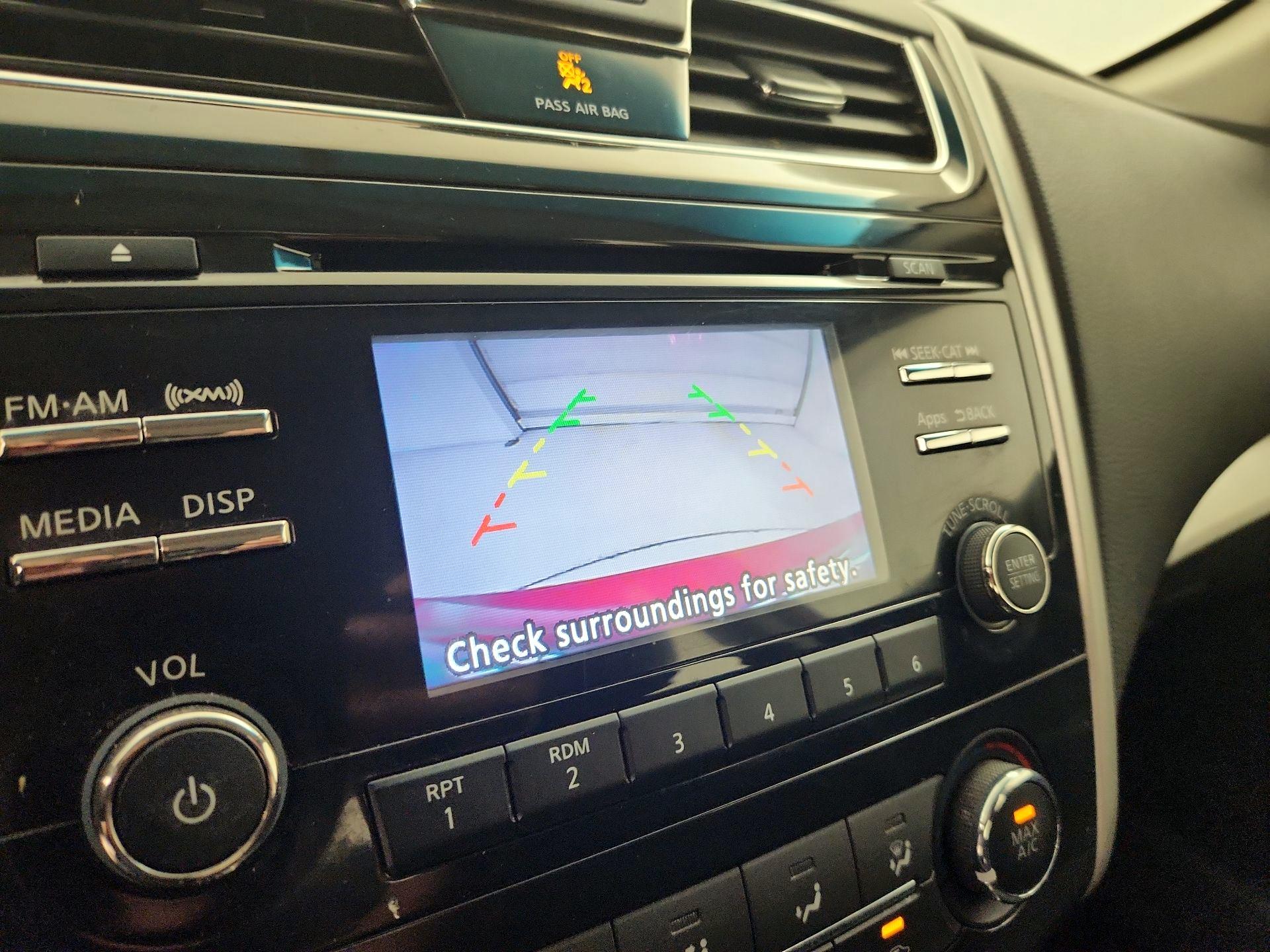 Thumbnail: 2015 Nissan Altima - 14