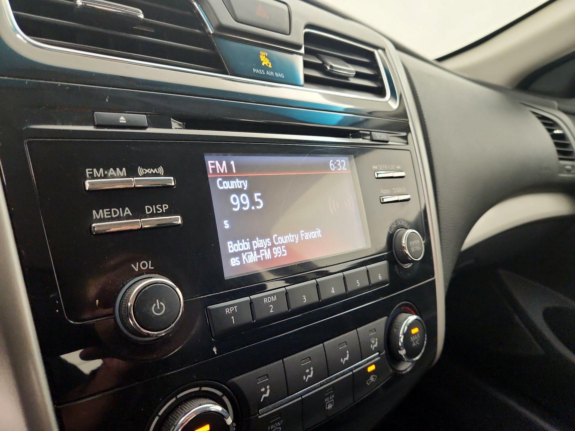 Thumbnail: 2015 Nissan Altima - 15