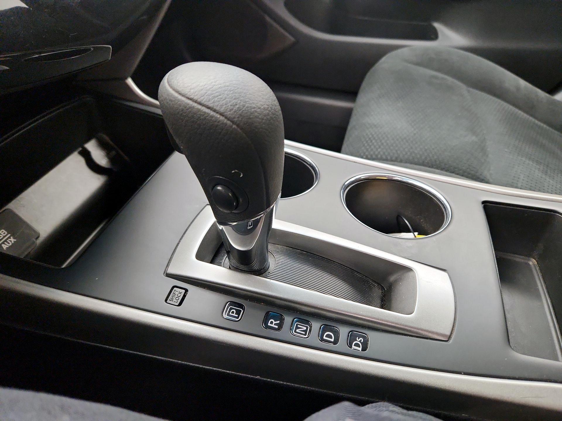 Thumbnail: 2015 Nissan Altima - 17