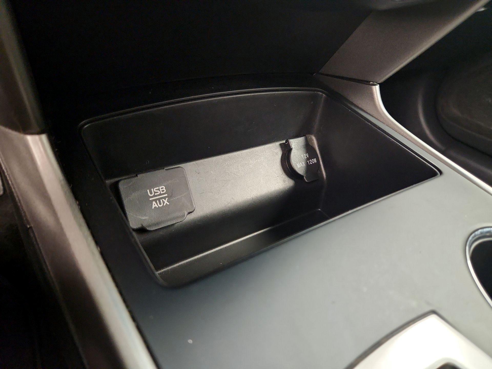 Thumbnail: 2015 Nissan Altima - 18