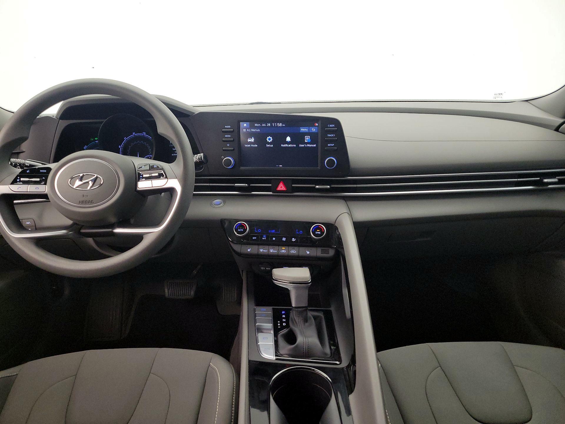 Thumbnail: 2022 Hyundai Elantra - 9
