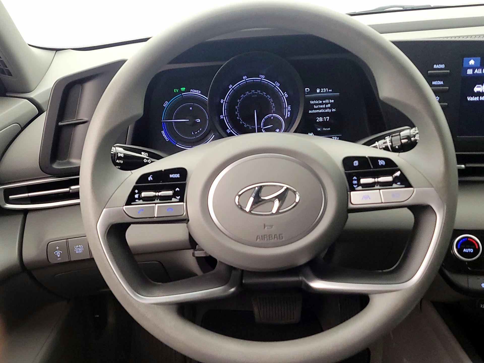 Thumbnail: 2022 Hyundai Elantra - 10