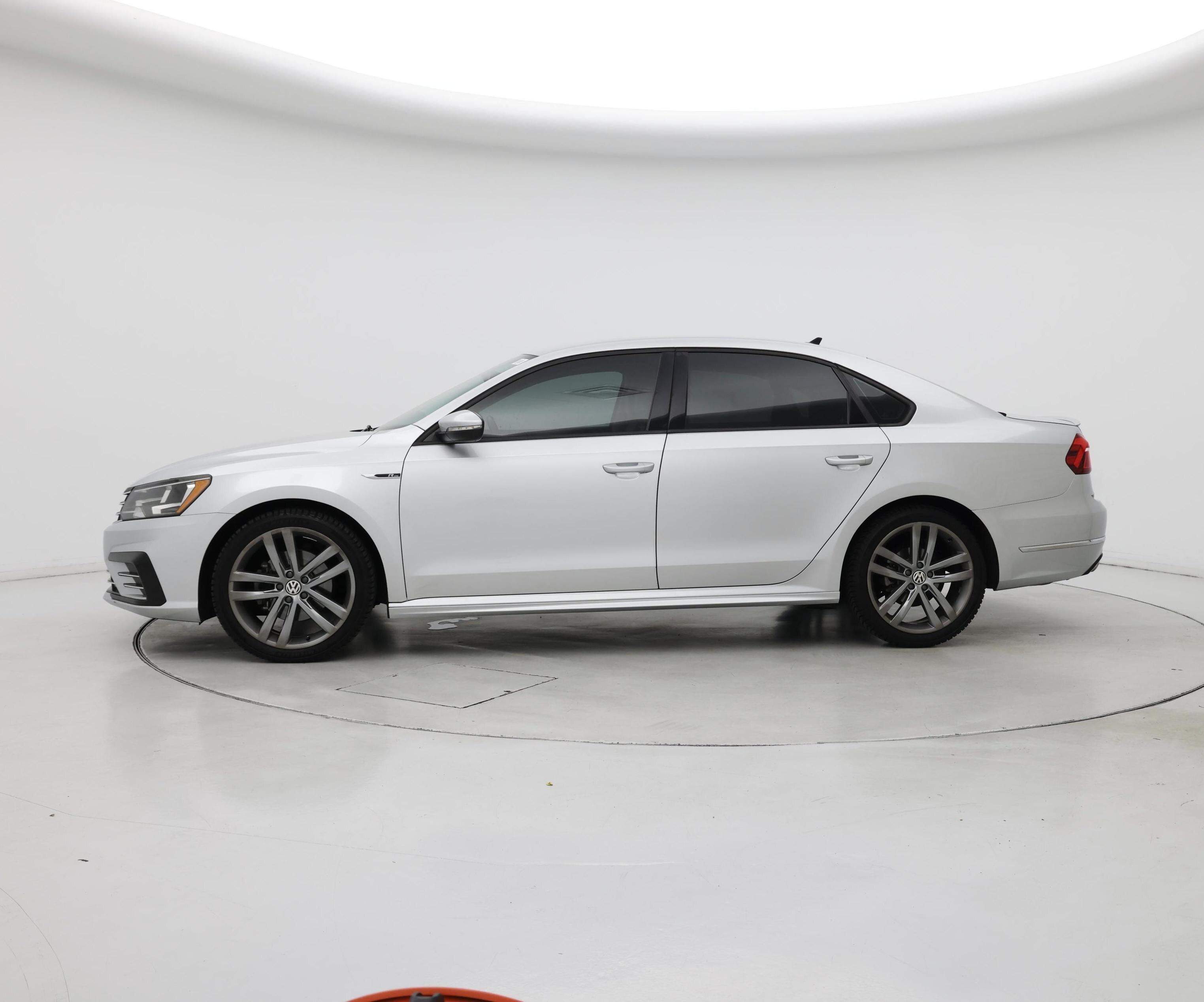 Thumbnail: 2018 Volkswagen Passat - 3