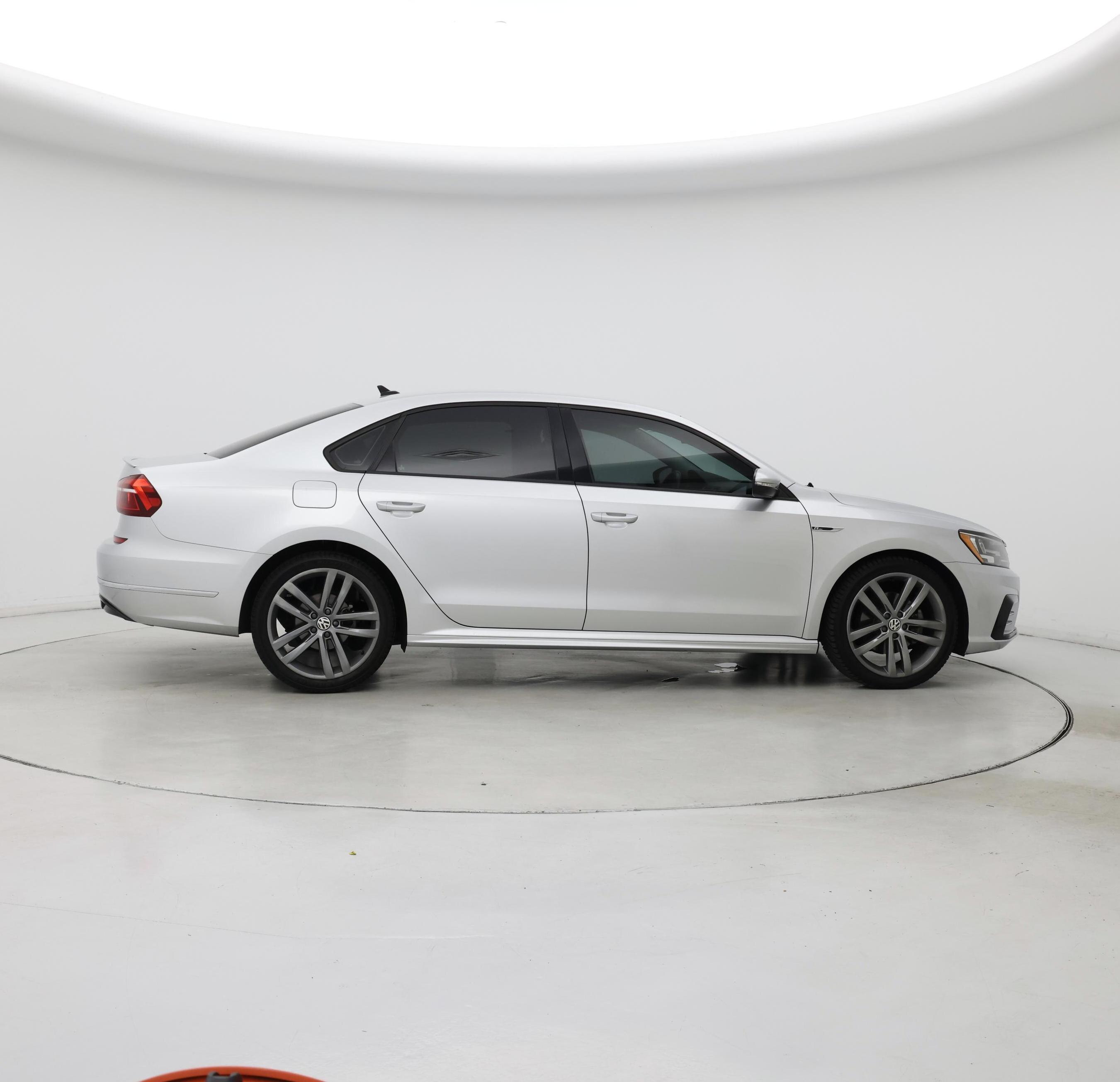 Thumbnail: 2018 Volkswagen Passat - 7