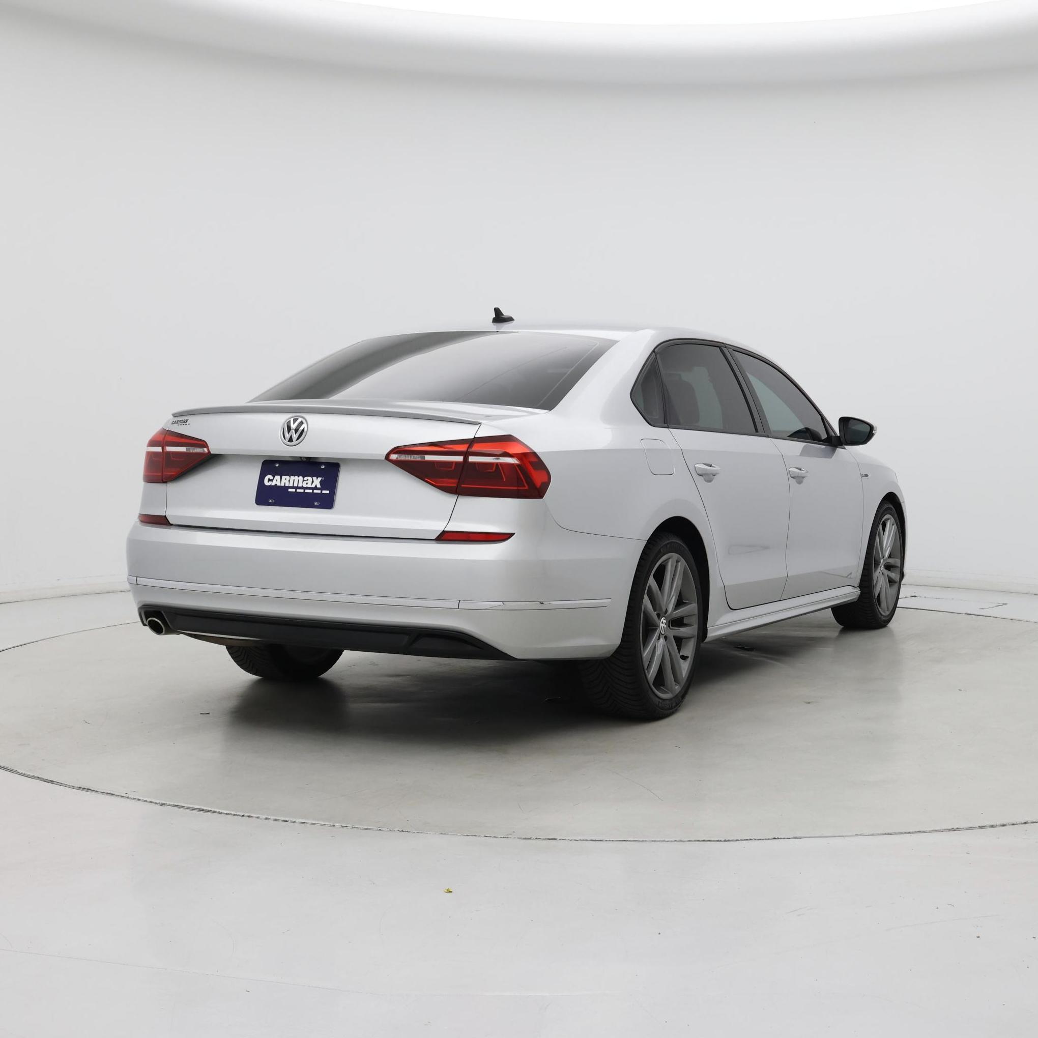 Thumbnail: 2018 Volkswagen Passat - 8