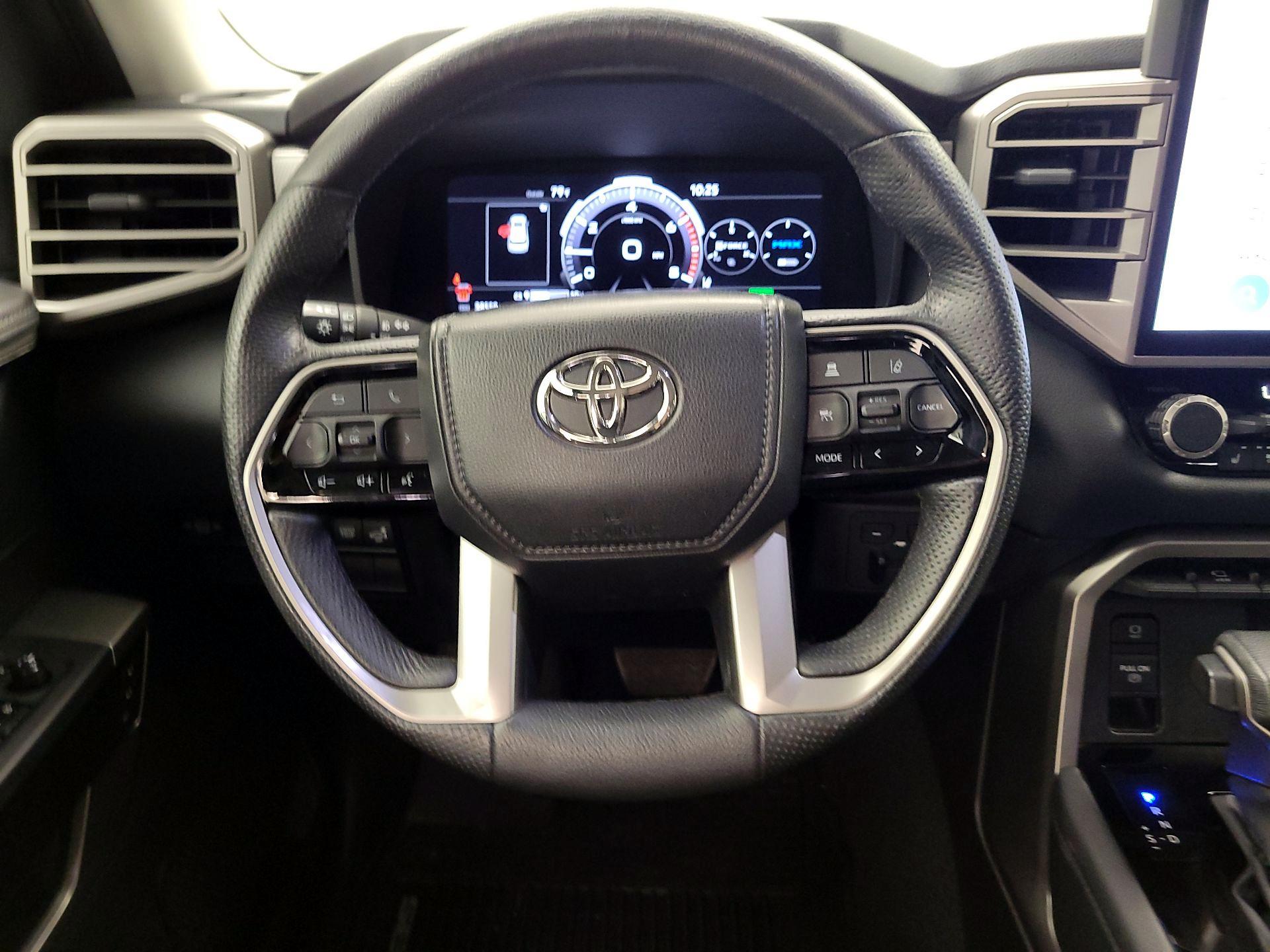 Thumbnail: 2023 Toyota Sequoia - 10