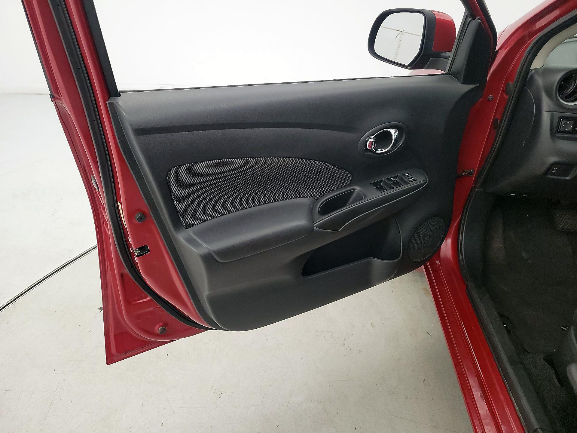 Thumbnail: 2014 Nissan Versa - 12