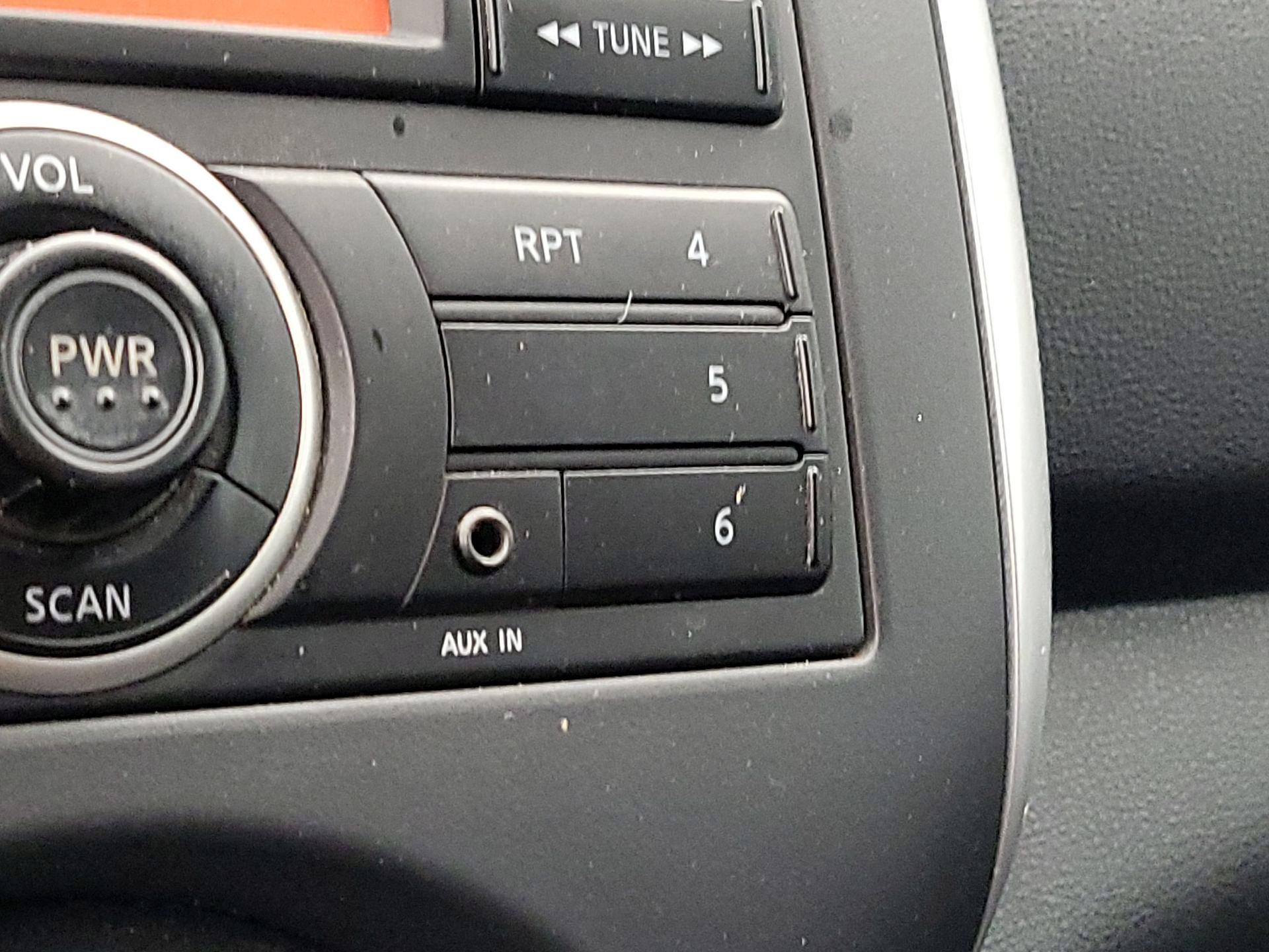 Thumbnail: 2014 Nissan Versa - 17