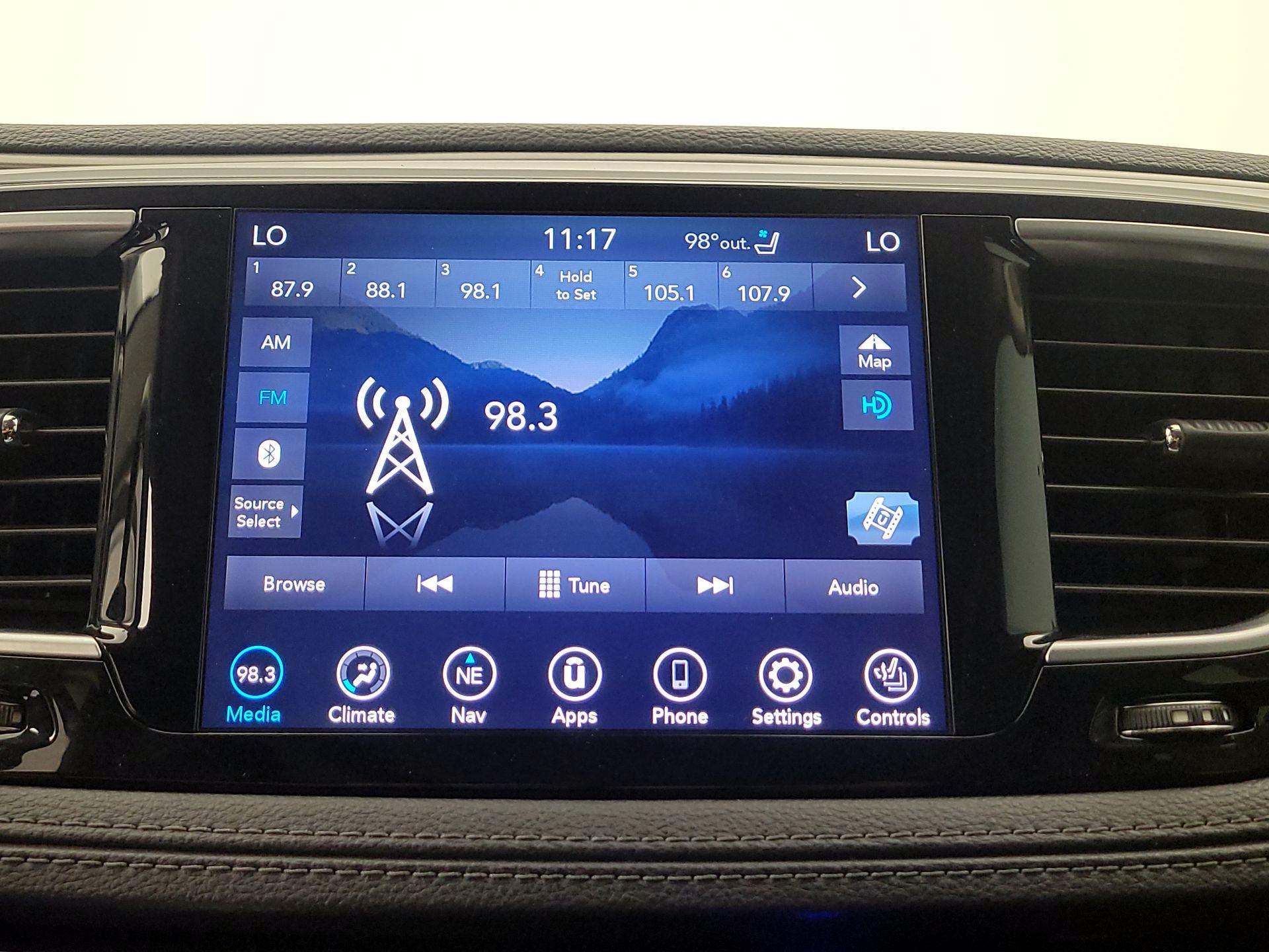 Thumbnail: 2018 Chrysler Pacifica - 16