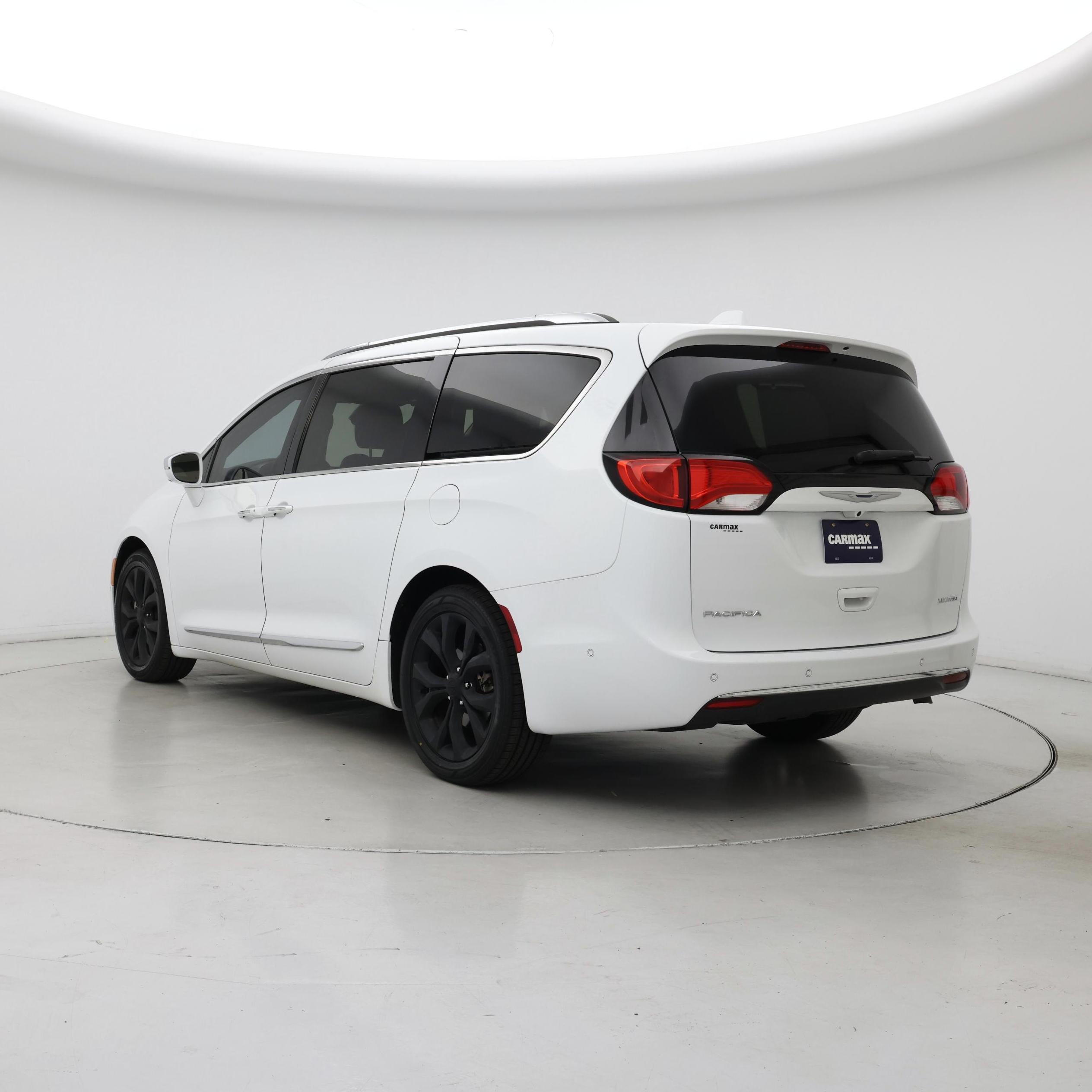 Thumbnail: 2018 Chrysler Pacifica - 2