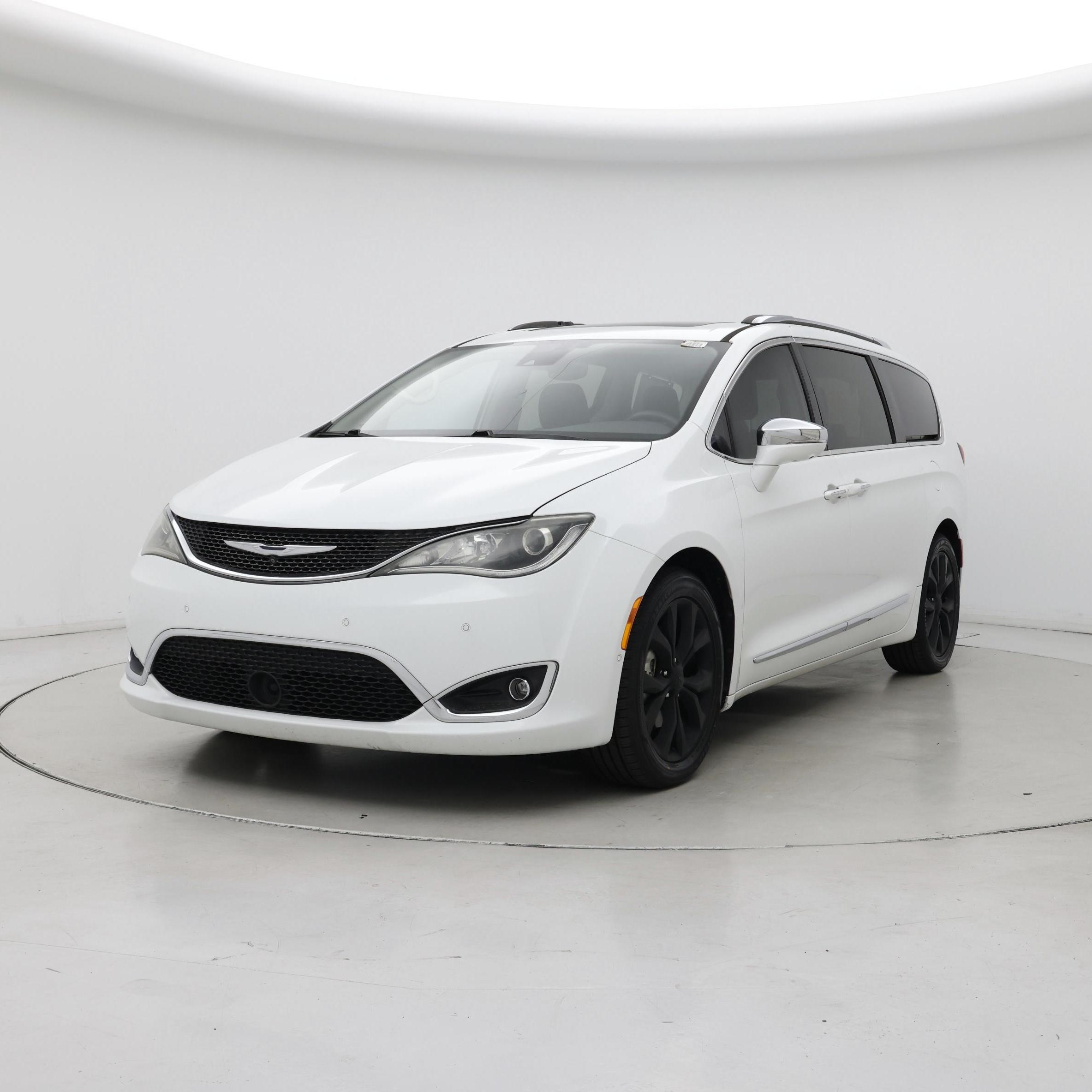 Thumbnail: 2018 Chrysler Pacifica - 4