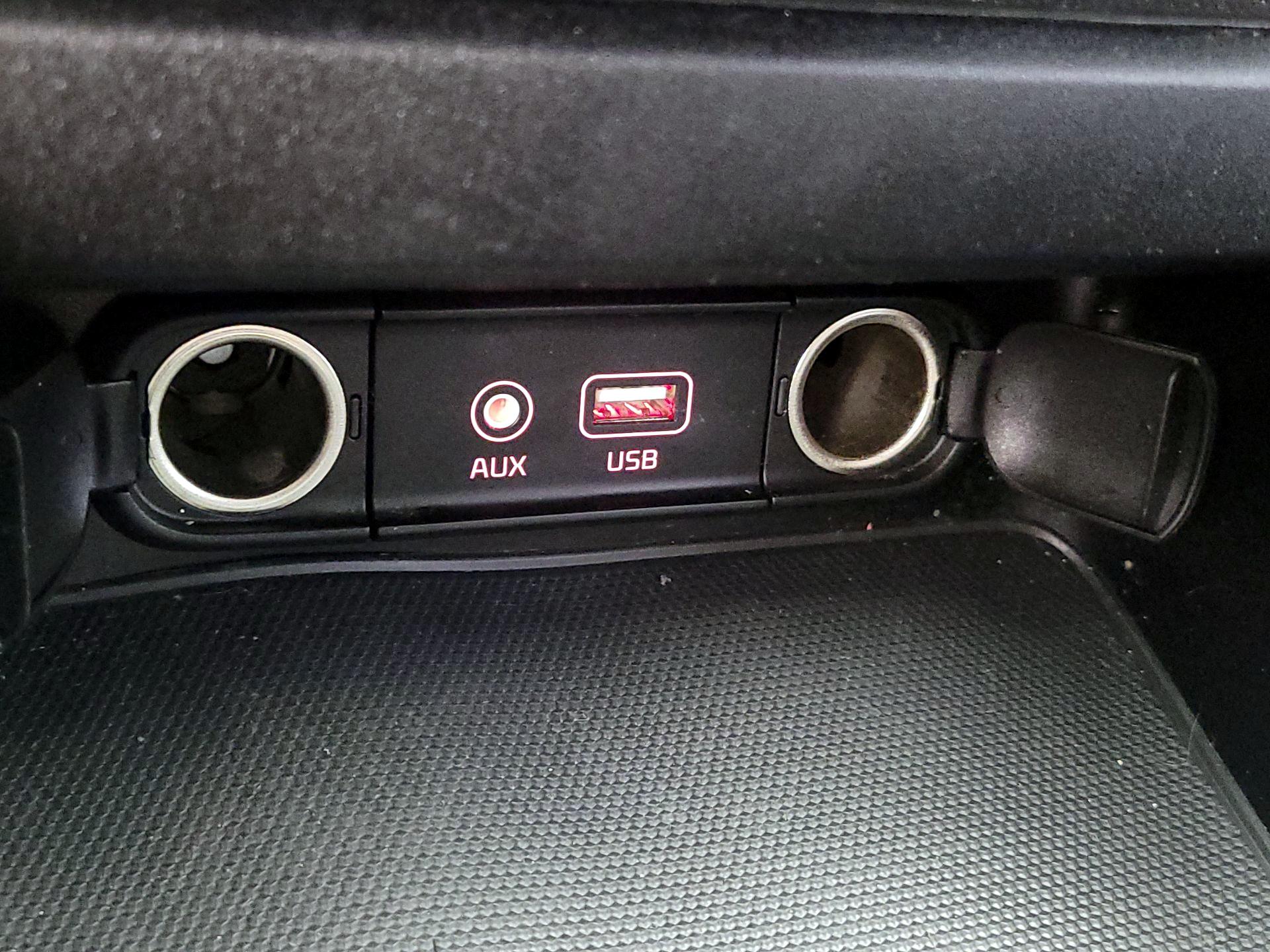 Thumbnail: 2019 Kia Forte - 18