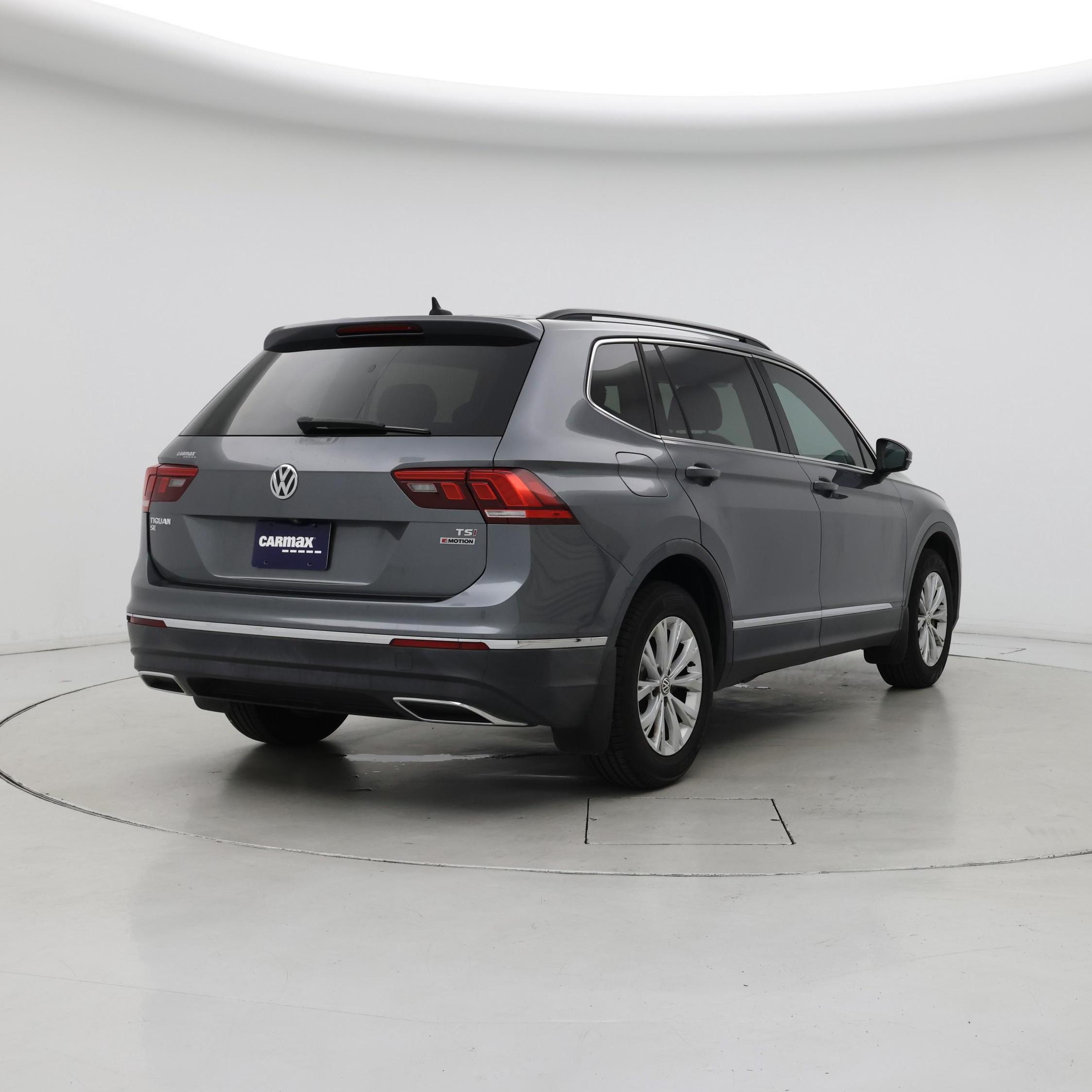 Thumbnail: 2018 Volkswagen Tiguan - 8