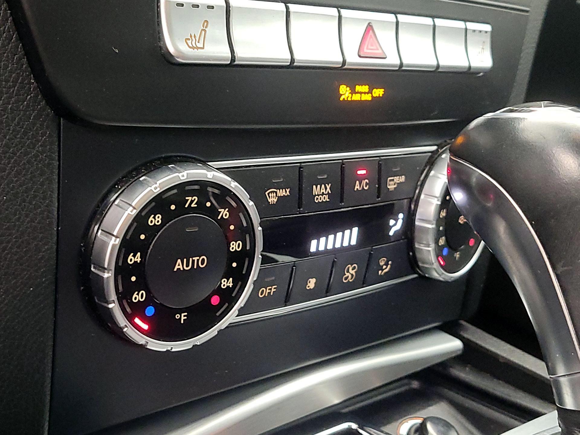 Thumbnail: 2015 Mercedes-Benz C-Class - 15