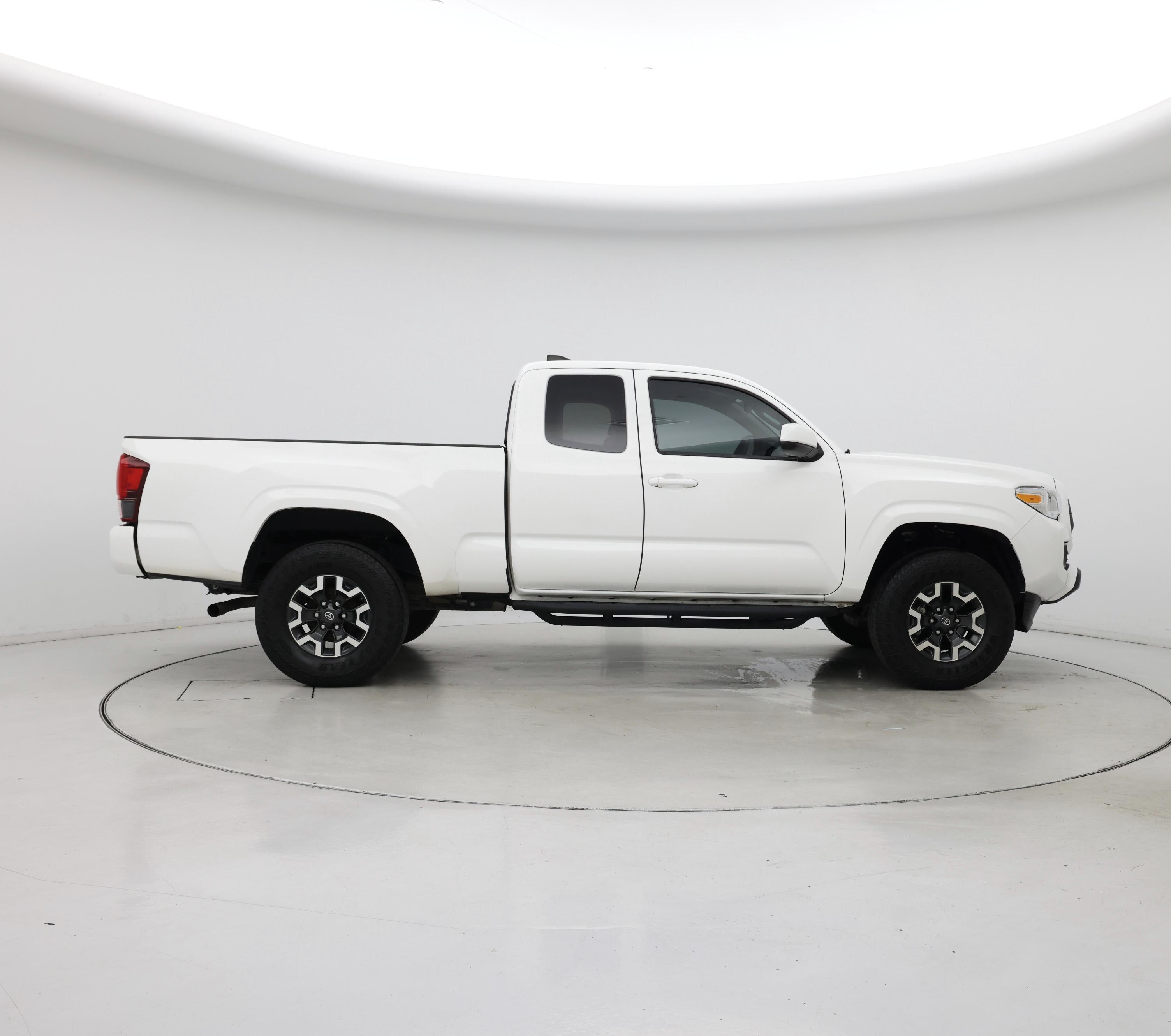 Thumbnail: 2023 Toyota Tacoma - 7