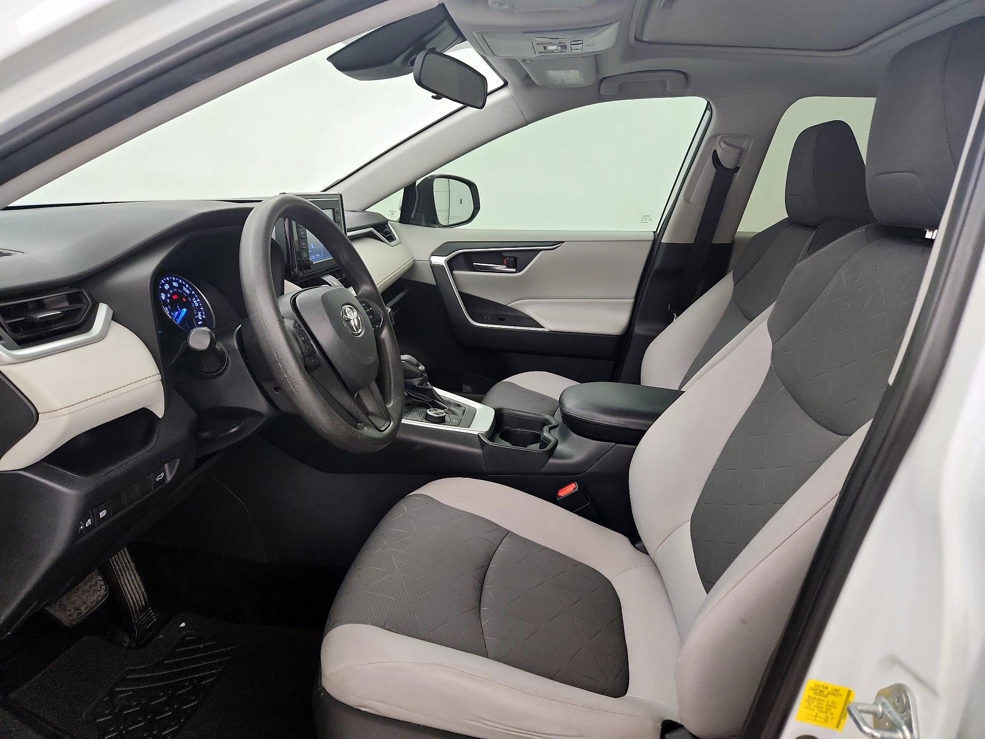 Thumbnail: 2019 Toyota RAV4 - 11
